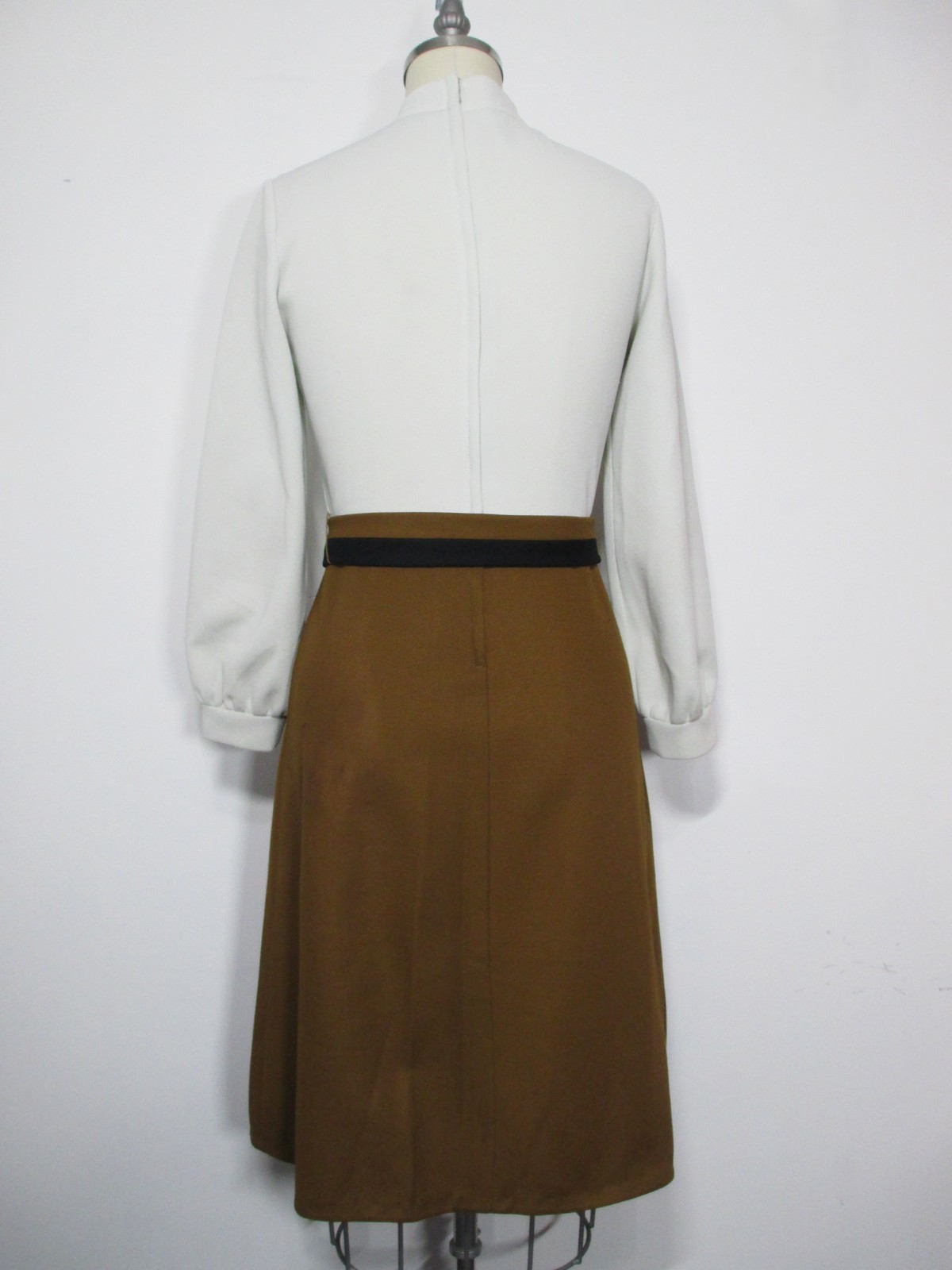 Vintage Gray, Brown Everyday Dress Honeycomb Double-knit, Very nice, Size M