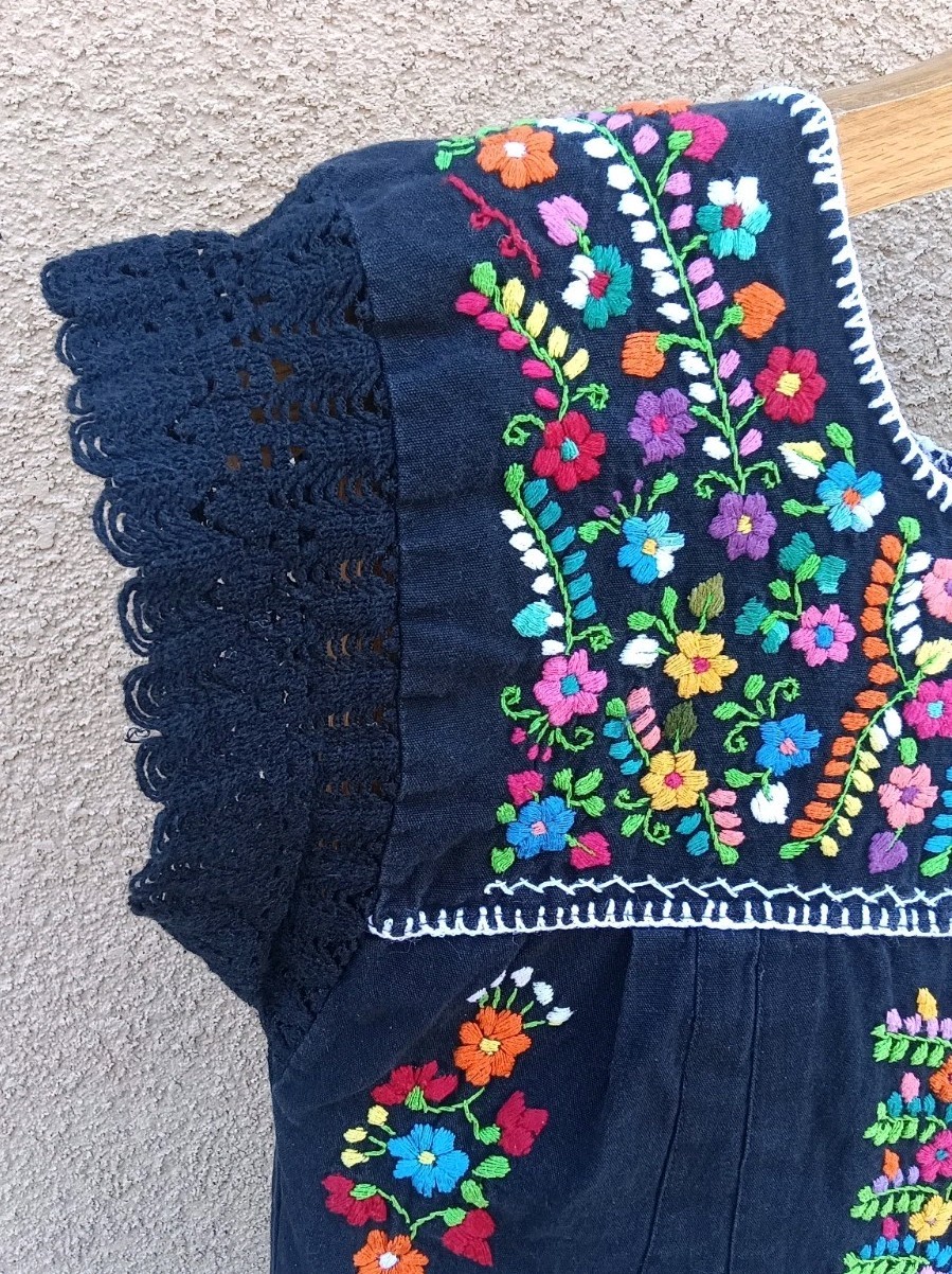 2005 Mexican 100% Cotton Embroiderd Dress Women&rsquo;s Med/Large 🇲🇽 🌻🌼🌺🌸