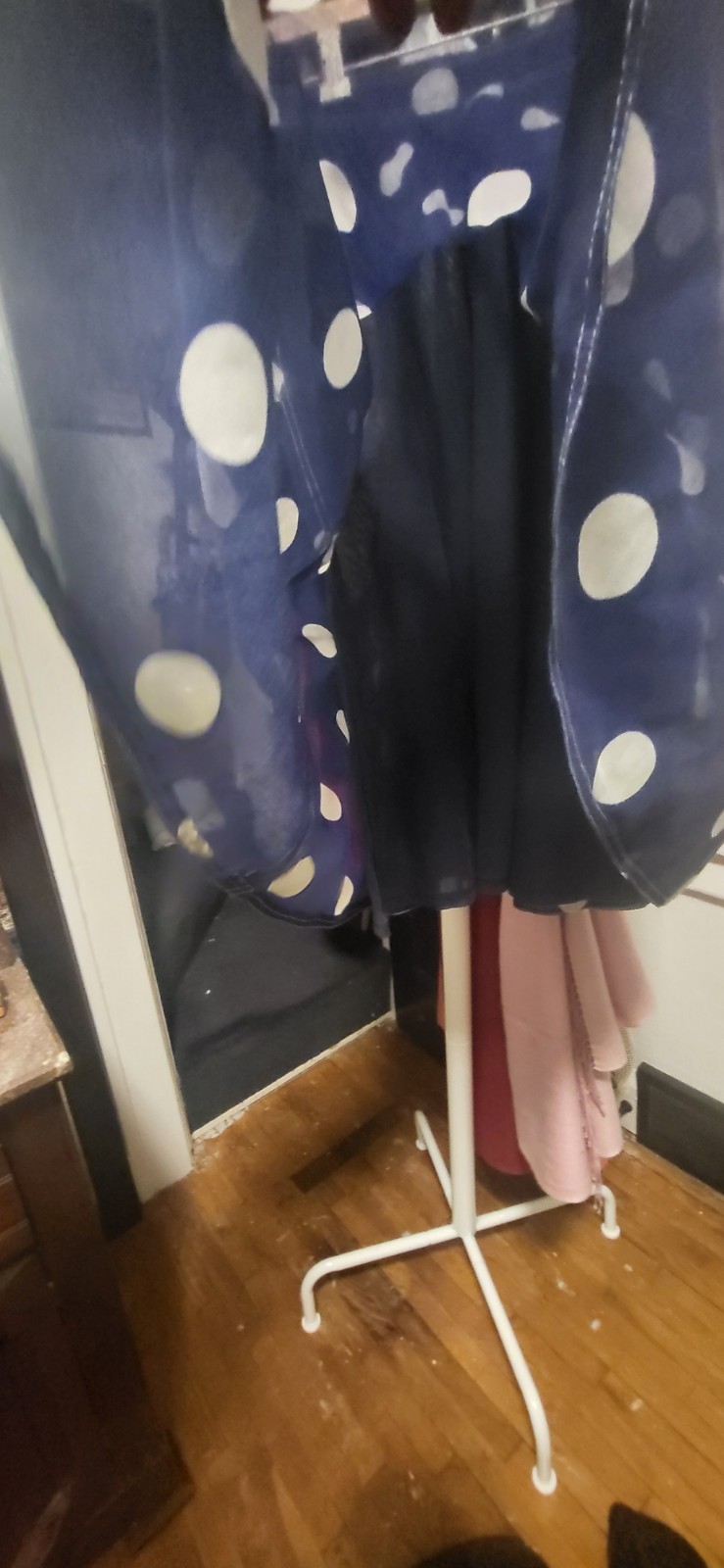 Vintage 1970&rsquo;s Ellen Tracy 2 Pc Navy Blue & White Lrg Polka Dot Skirt & Top 5/6