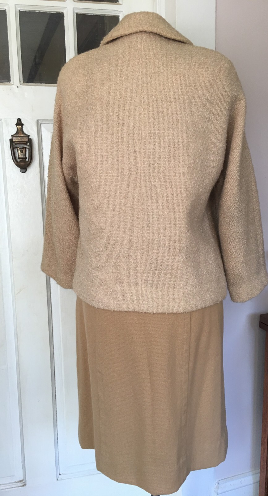 1940s Malwin Ivey&rsquo;s L Textured Wool Oatmeal Swing Box Suit Jacket Fully Lined