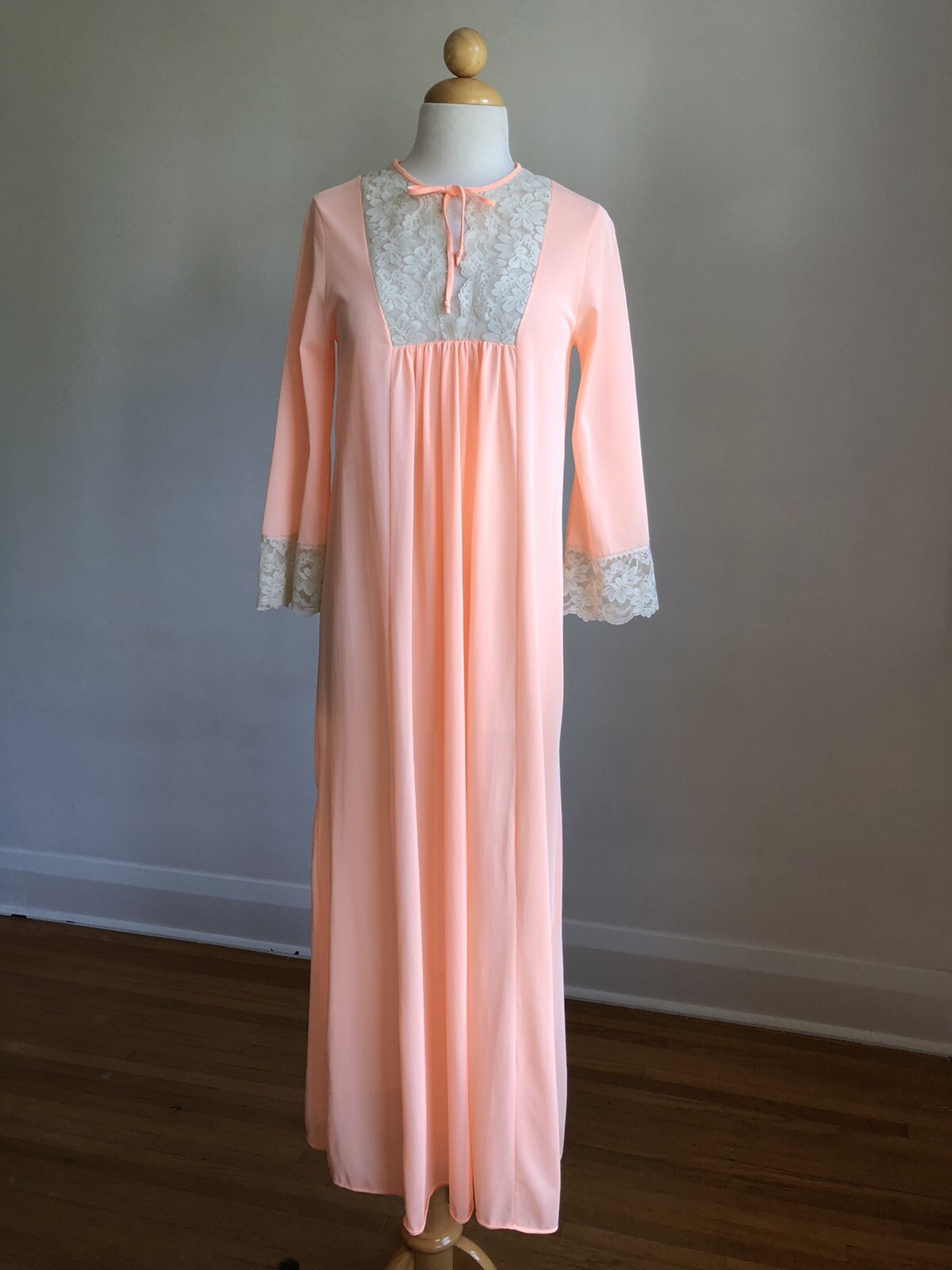 STUNNING VTG Orange Peach Nylon Ivory Lace Nightgown Lingerie SZ S/M
