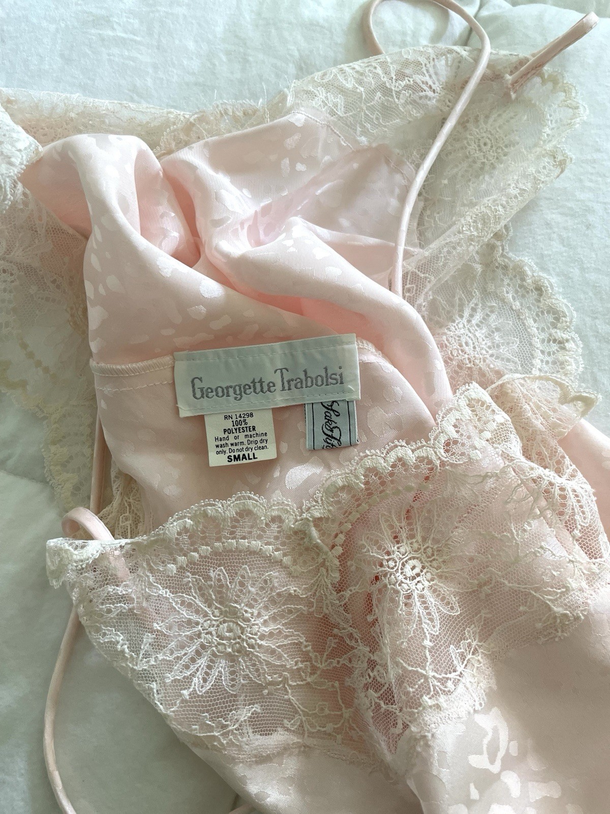 VTG &rsquo;80s Georgette Trabolsi – Medium- Chemise Nightgown -Blush Pink Cream Lace