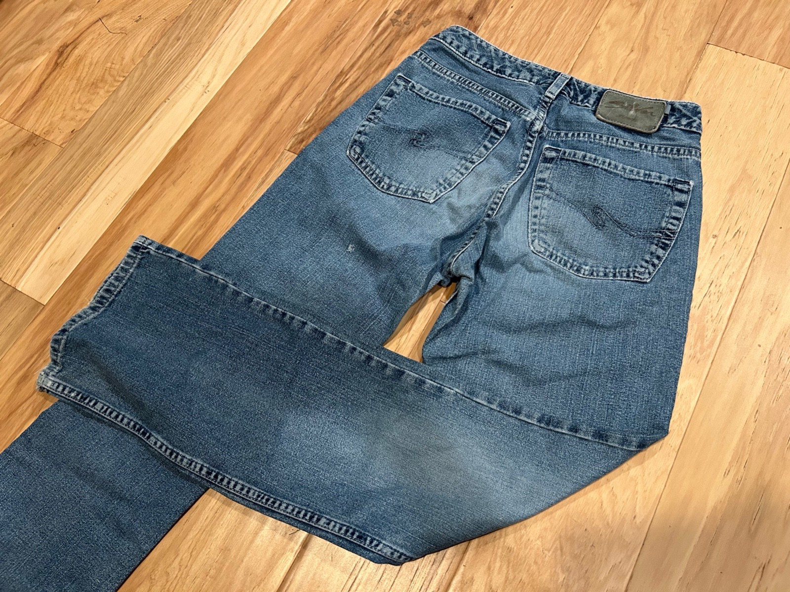Vintage Women&rsquo;s Y2K Silver Jeans- Bootcut, Size 26/30 (26/28) Medium Wash Blue