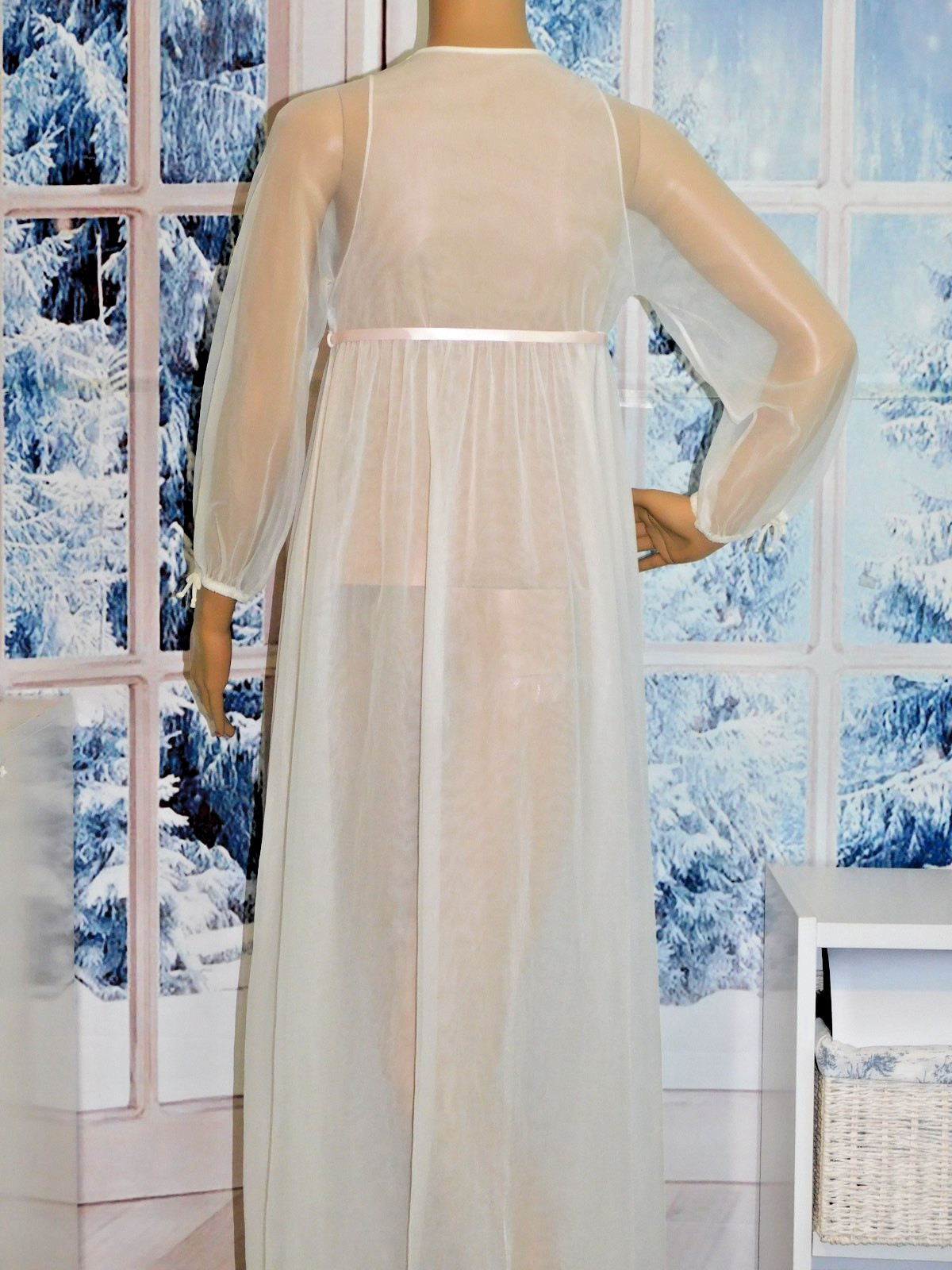 Vinage Warners Juniors Double Layer Chiffon & Lace Robe Pearl Buttons