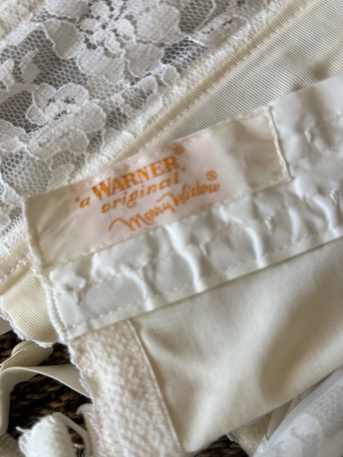 50s Authentic Warner&rsquo;s Original “Merry Widow” Ivory Lace Strapless Corset 32B