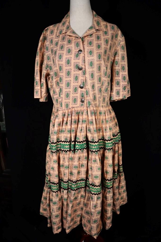 Vintage 1950&rsquo;s Peach Color Native American Cotton Dress Size 16+ Excellent Cond