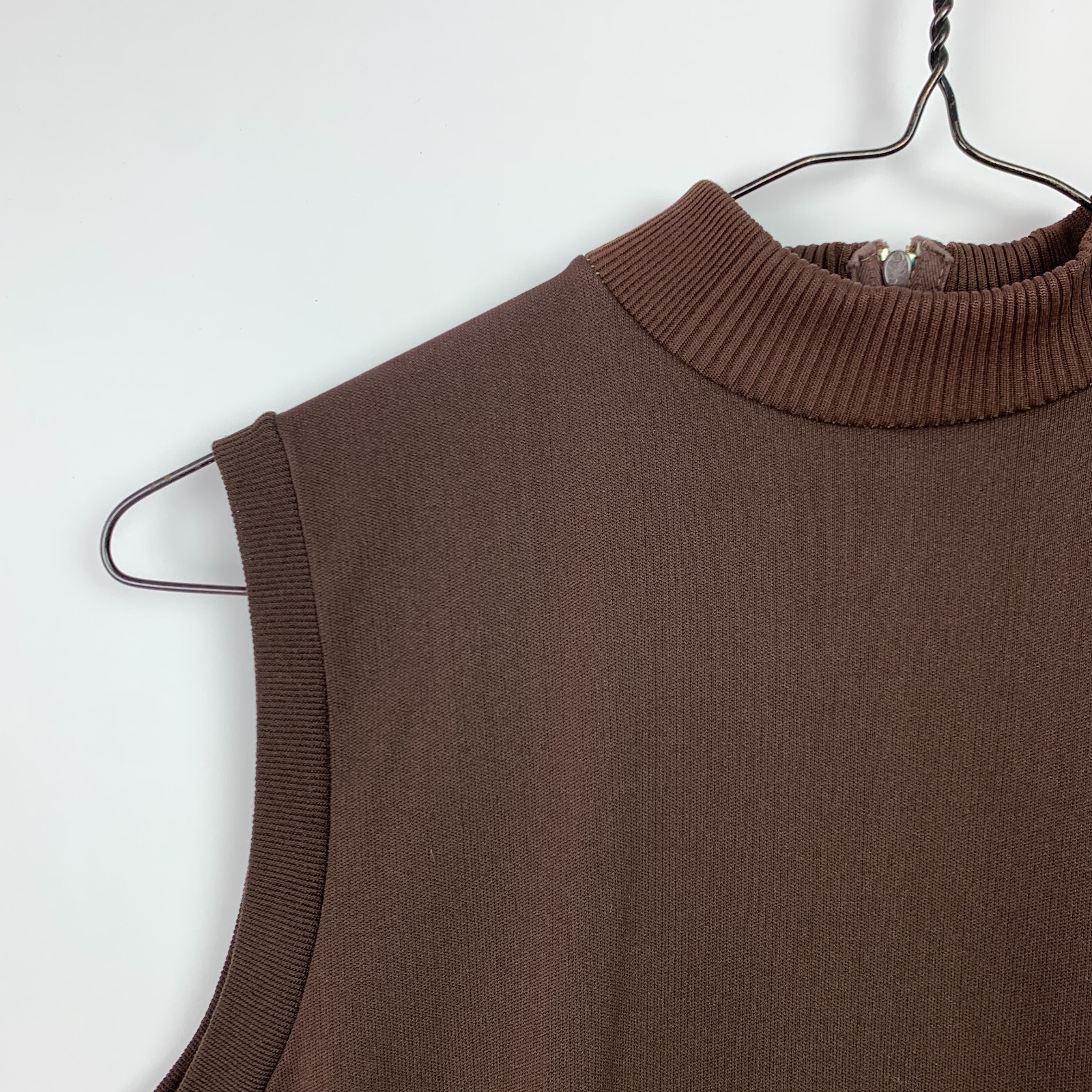 Vintage Double Knit Texturized Polyester Brown Sleeveless Shirt Tank Top Large