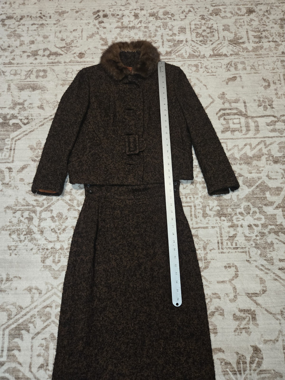 Teed Suit Dark Brown Flecked Wool Jacket With Mink Collar & Pencil Skirt 1960&rsquo;s