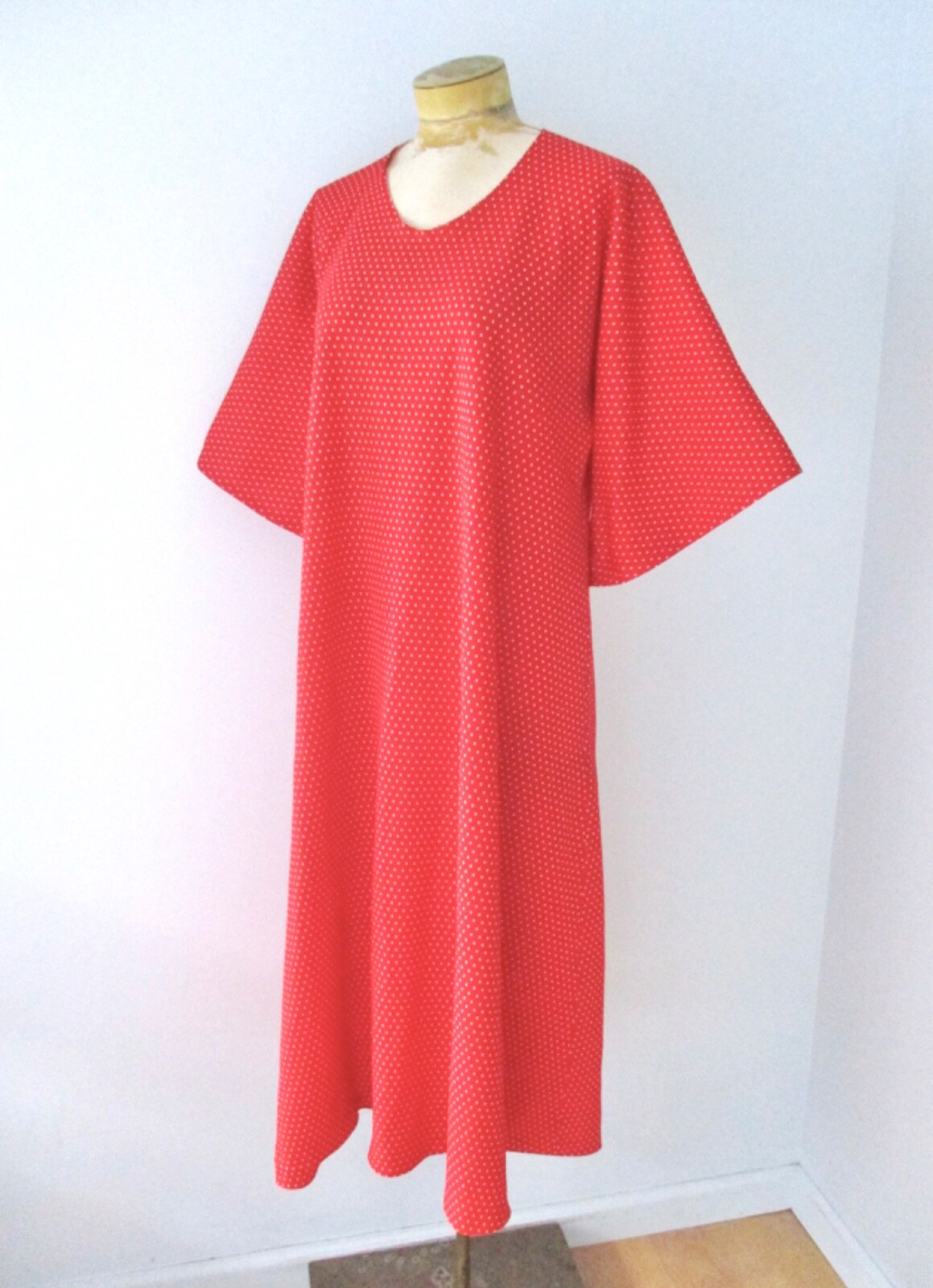 Vtg 60s 70s Mod Red Textured Poly Knit Dash Dots Day House Dress LARGER SIZE 2XL