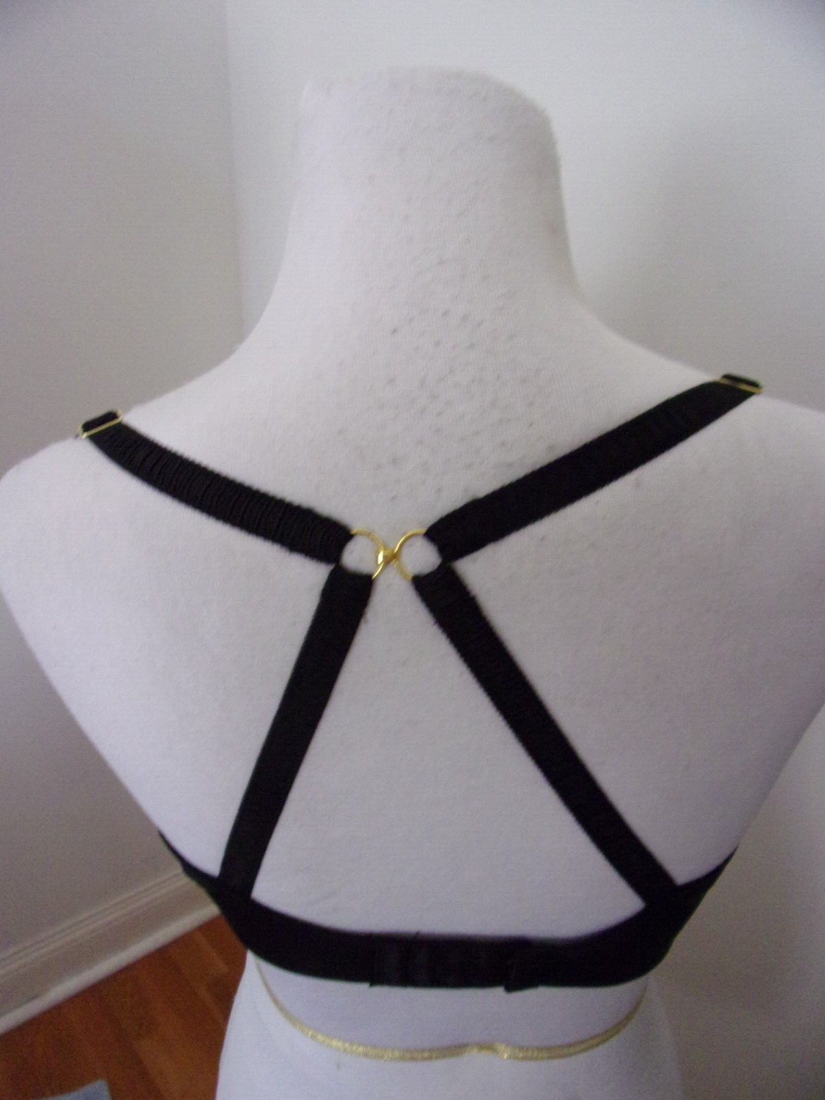 SECRET TREASURES SZ 38DD BLACK T BACK LIGHTLY PADDED UNDERWIRE BRA