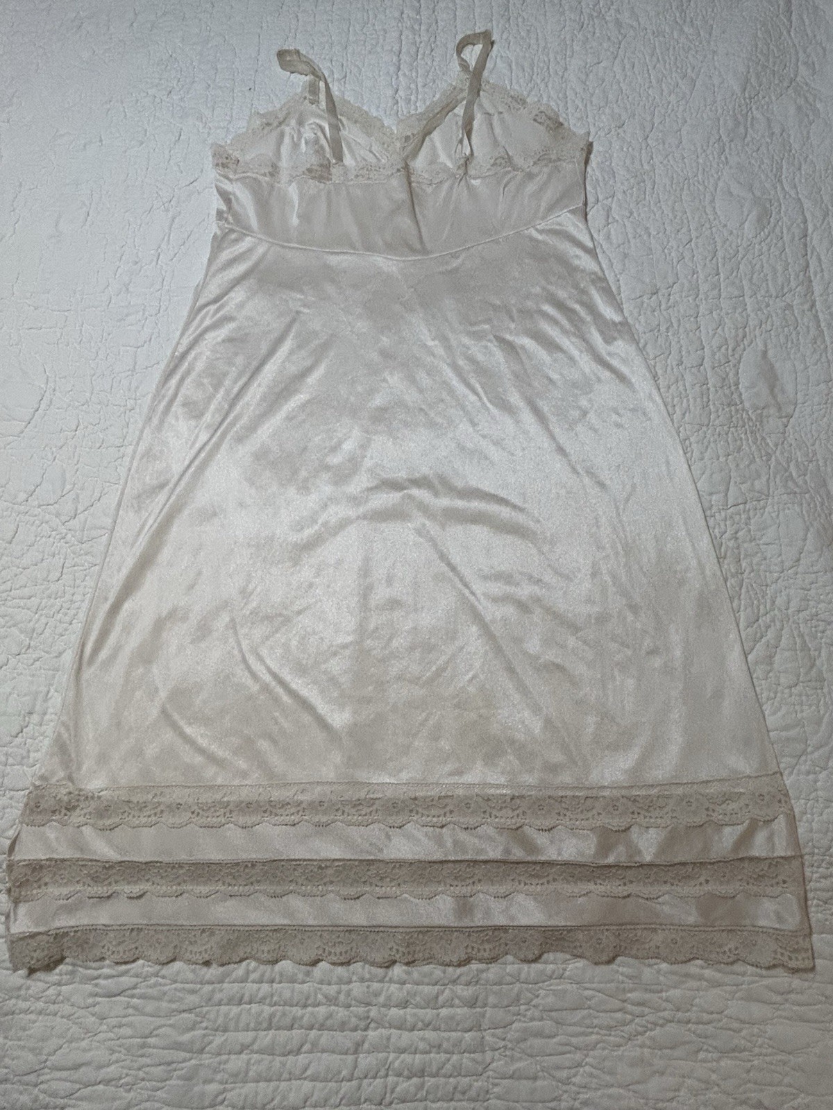 VTG Vanity Fair Size 36 Slip Nylon Full Dress Lingerie USA Cream Lace 40” Long