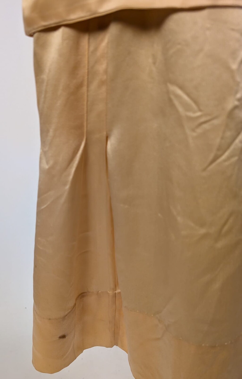 FLAPPER 1920’S YELLOW SILK SATIN DRESS W CUTOUT DETAILED POCKET