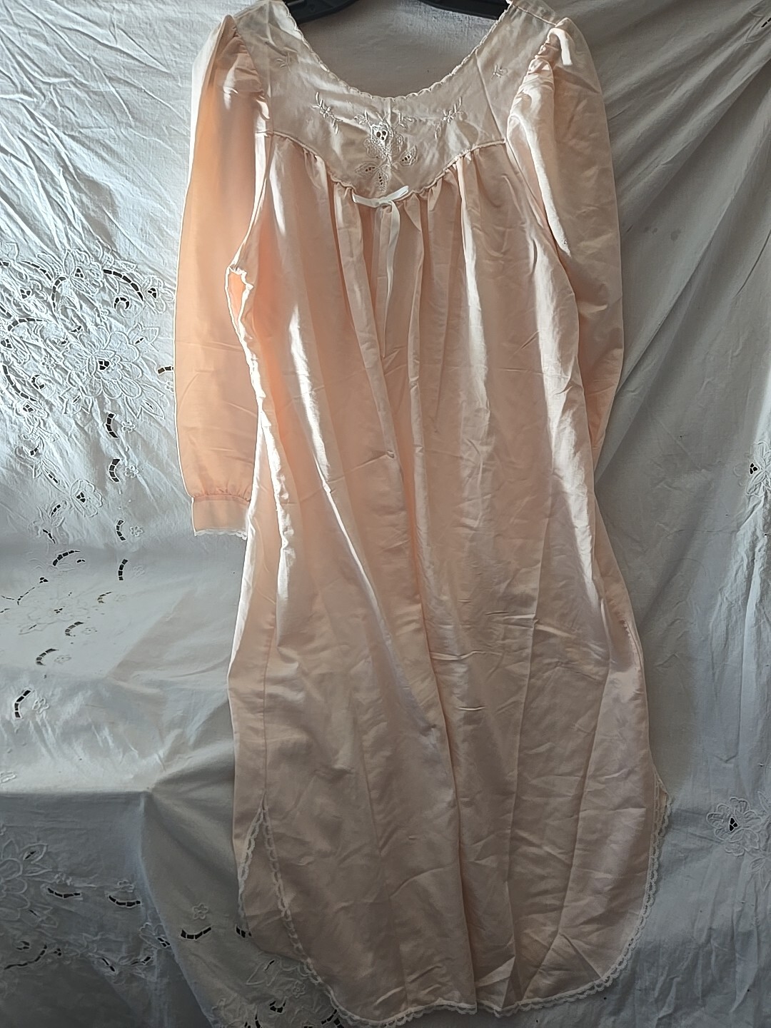 Vintage Berkliff Pink Women&rsquo;s Satin Embroidered Nightgown Grannycore Large 38-40