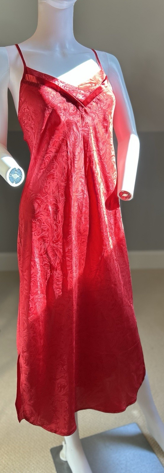 Vintage Inner Most Women’s Red Satin Jacquard Slip Dress Nightgown Size M Medium