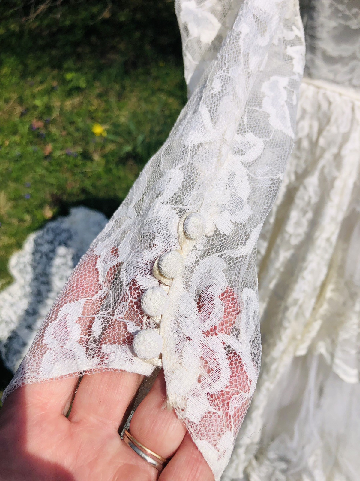 Vintage 1950’s Lace And Tulle Crème Puff Wedding Gown Dress 34-26-60