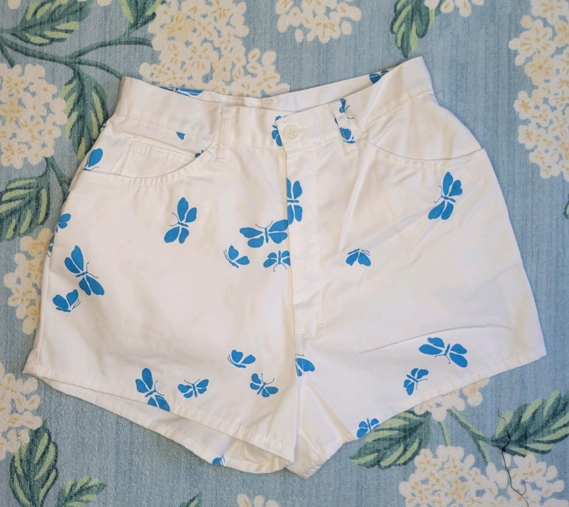 Vintage 70s 80s Butterfly Print Shorts Womens Hong Kong White Blue 25&Prime; Waist