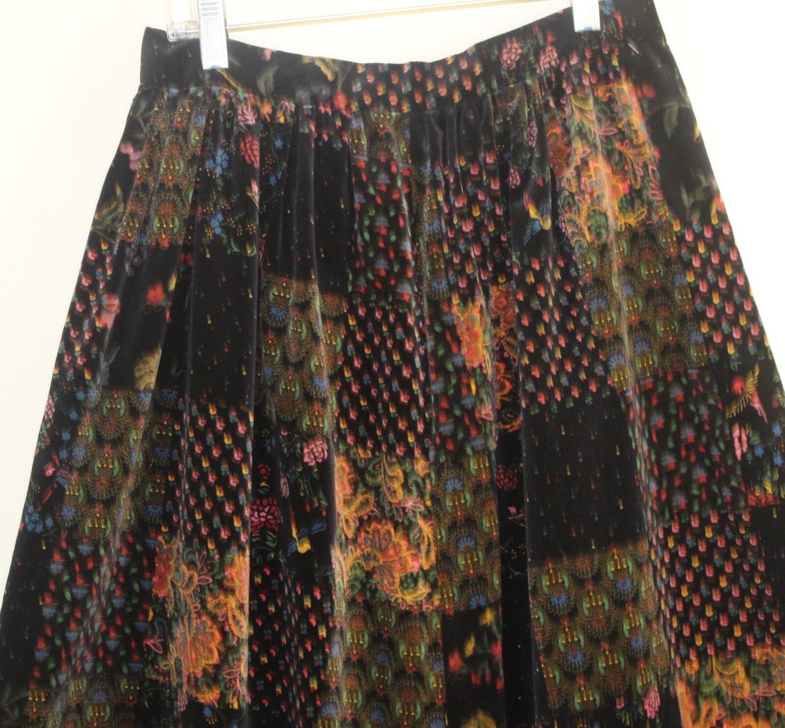 Estate Vintage Hand-Made Velvet Patchwork 28&Prime; Waist M 8 10 Long Gypsy Skirt