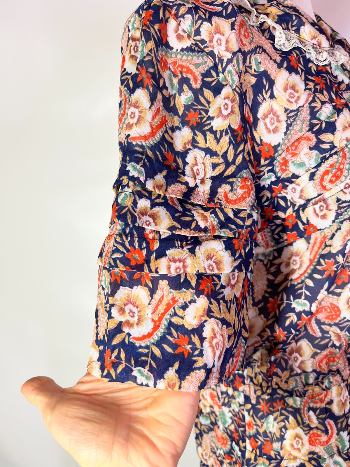 Vintage Unbranded Floral Shirtdress Sheer Lace Collar Fits 10/12