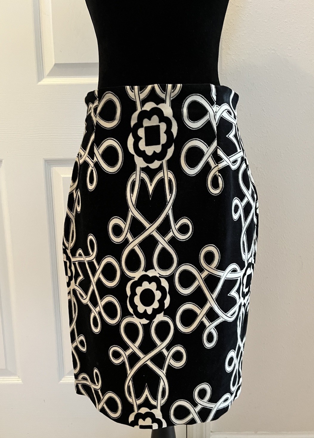 Vintage VERSACE Black & White Patterned Velvet Skirt, Made In Italy, Size 46