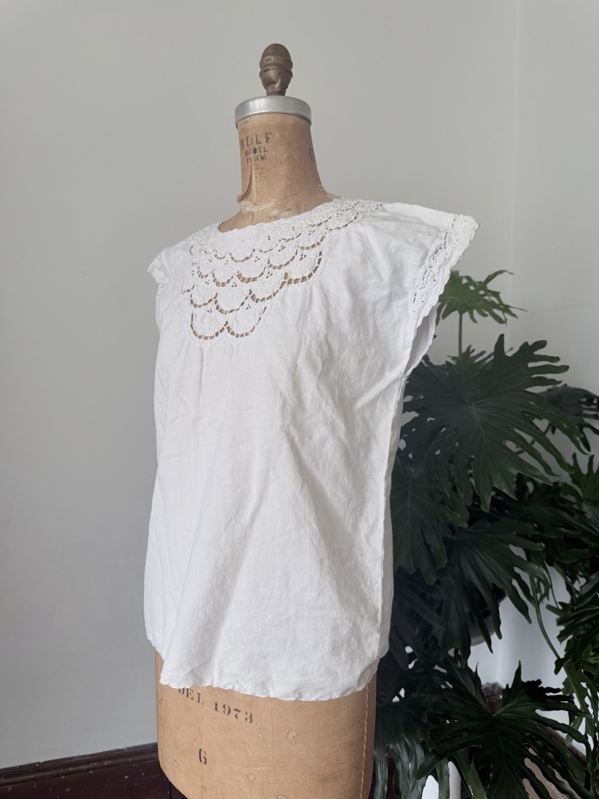 Vintage Early ‘80s White Cotton Madeira Lace Top Summer Shirt S/M