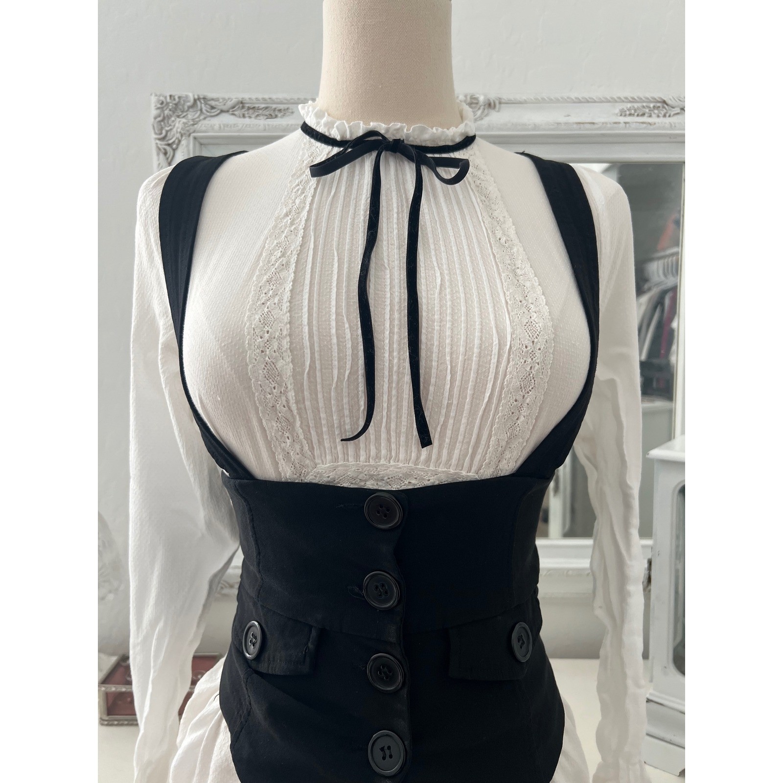 vintage forever 21 victorian style top with velvet bow