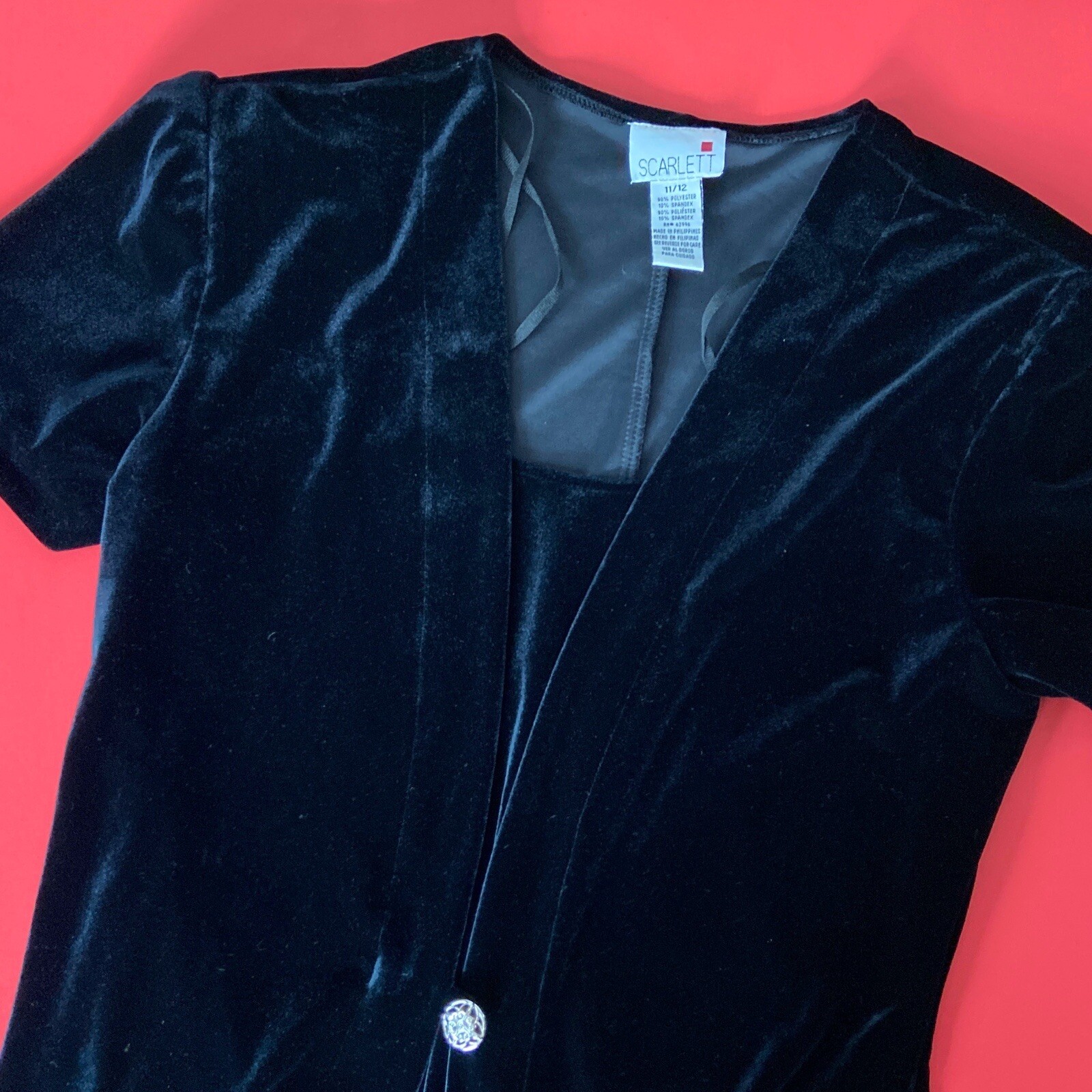 Vintage 90’s Scarlett Solid Black Velvet Short Sleeve Mock Cocktail Dress