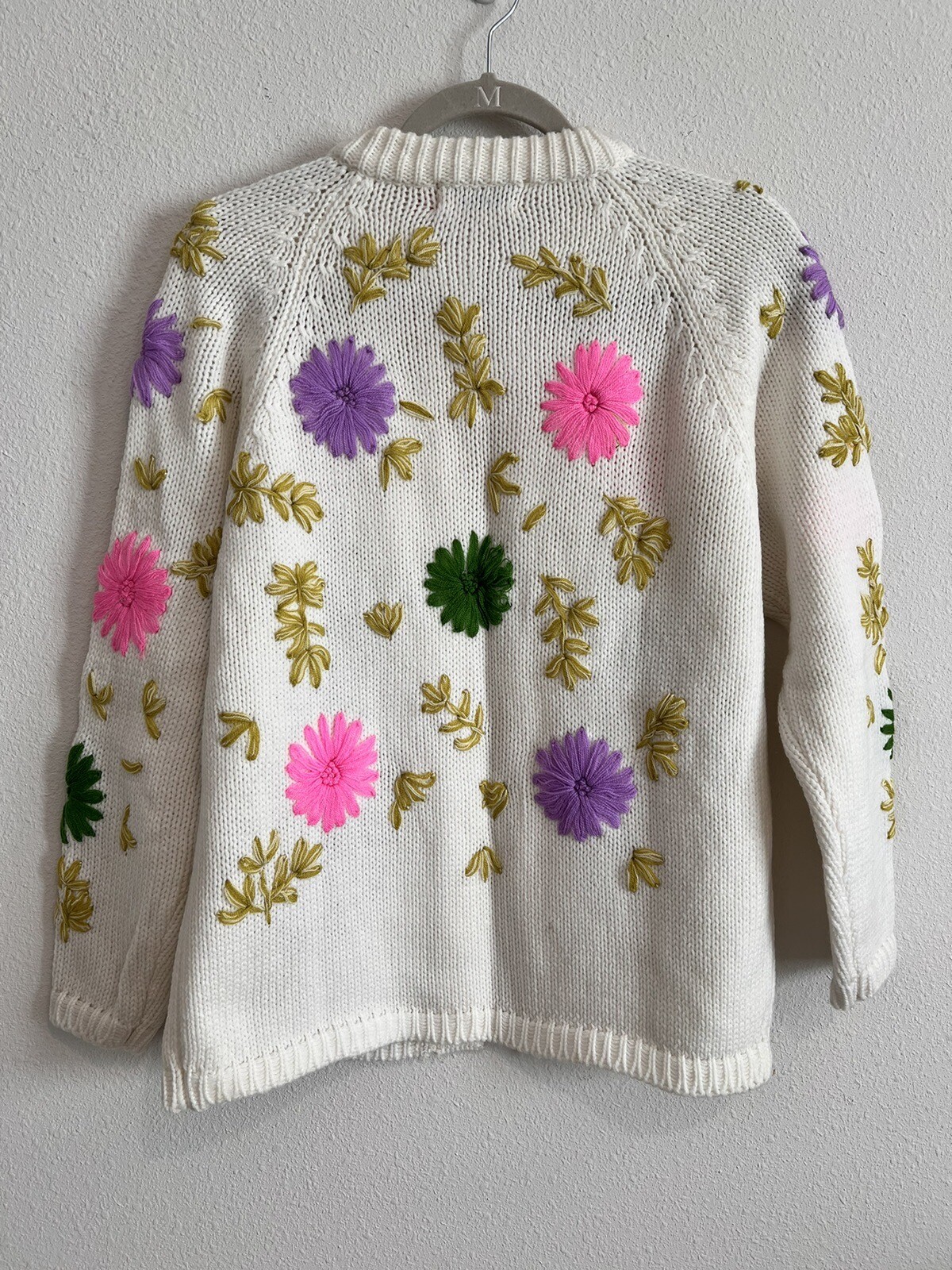 1960s Glamour Knit acrylic embroidered sweater Size 44 Flowers
