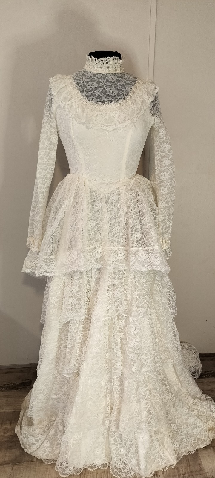 ILGWU Union Label Vintage White Lace High Neck Long Sleeve Wedding Dress Train