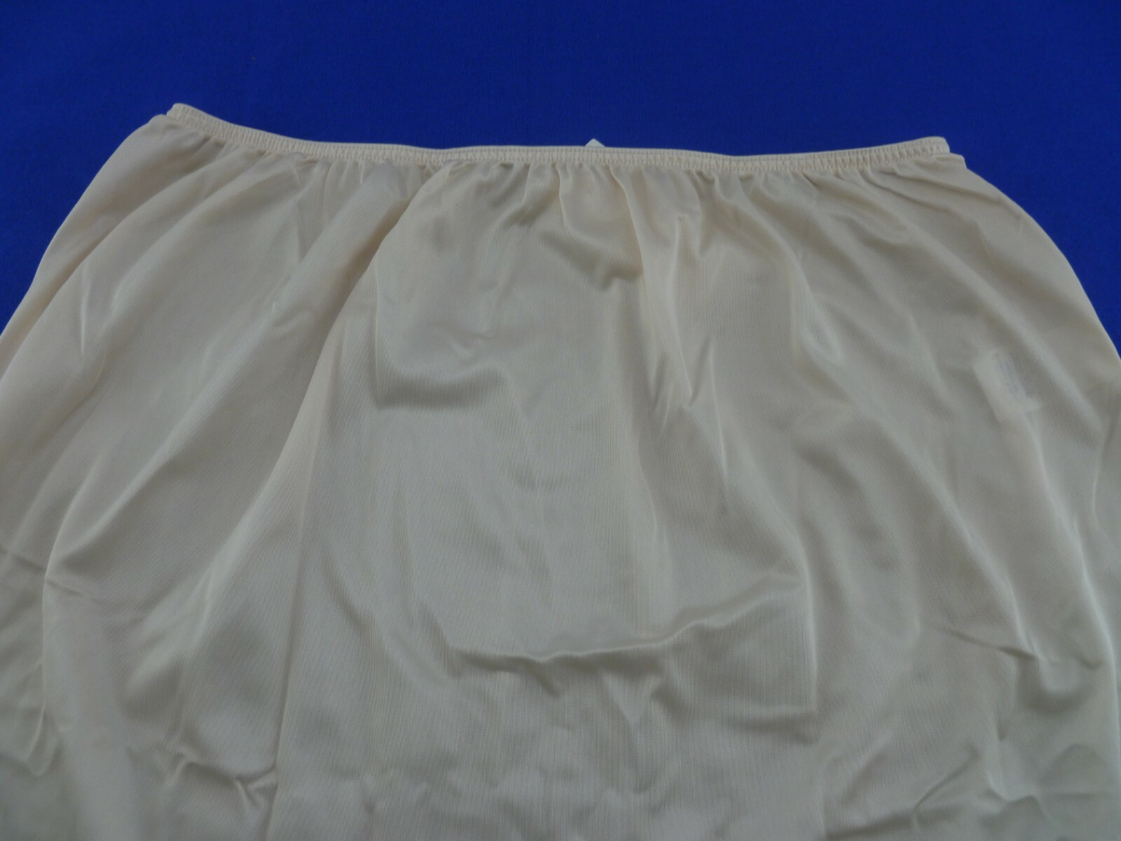 Dixie Belle 25&Prime; Nylon Half Slips,(3513)