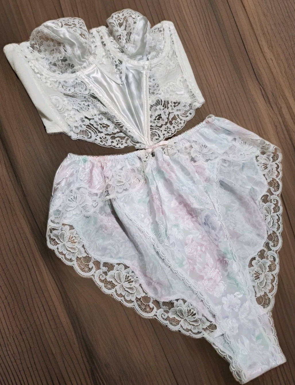 🦢 AUTH VTG CHRiSTiAN DiOR 2 PC LiNGERiE SET SATiN LACE BUSTiER CORSET & SHORTS