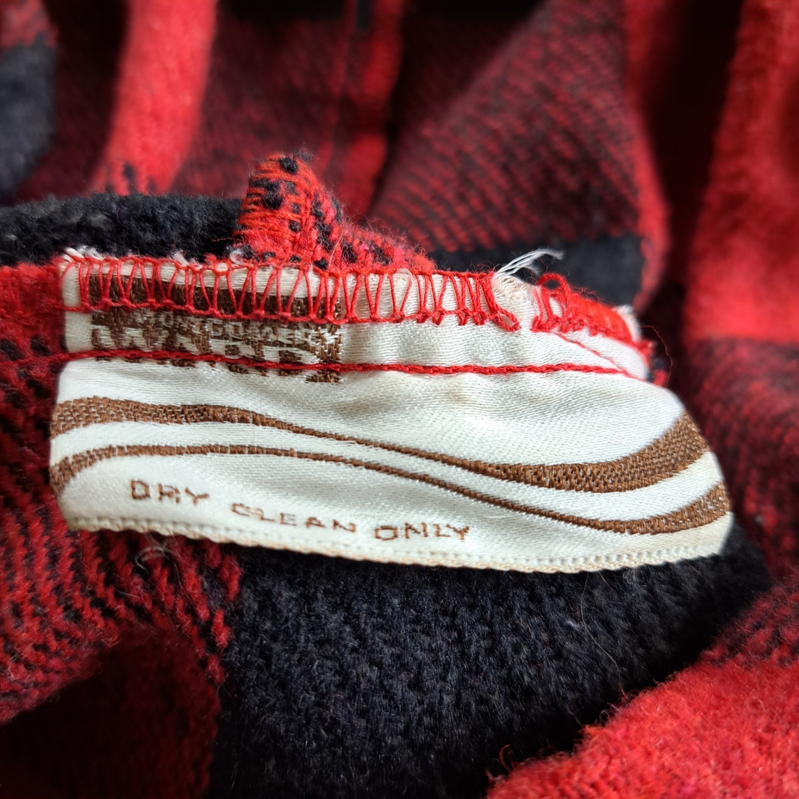 Vgt Montgomery Ward Wool Hoodie Pullover Women’s L Red and Black Buffallo Plaid