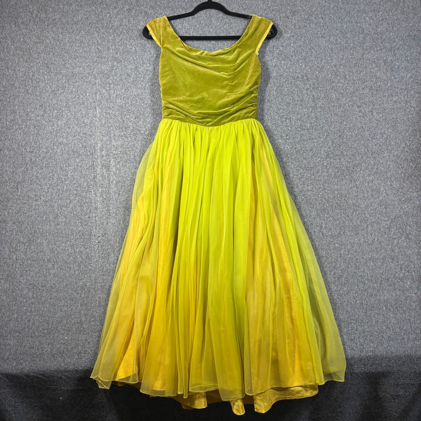 Vintage 1950s Chartreuse Velvet Tulle Prom Party Dress Green Floral Waist 25