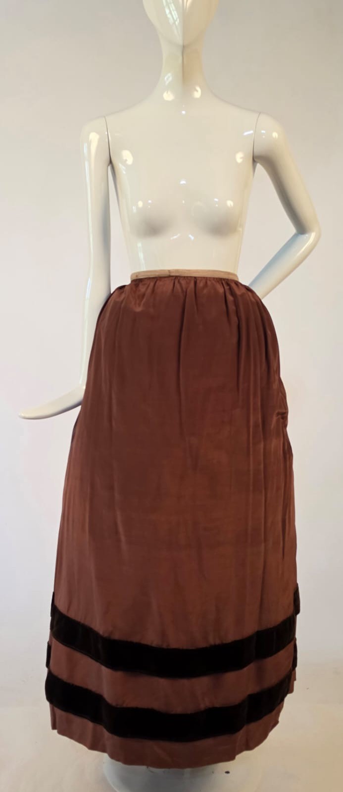 VICTORIAN 19TH C BROWN SILK SKIRT W SILK VELVET STRIPE BOTTOM