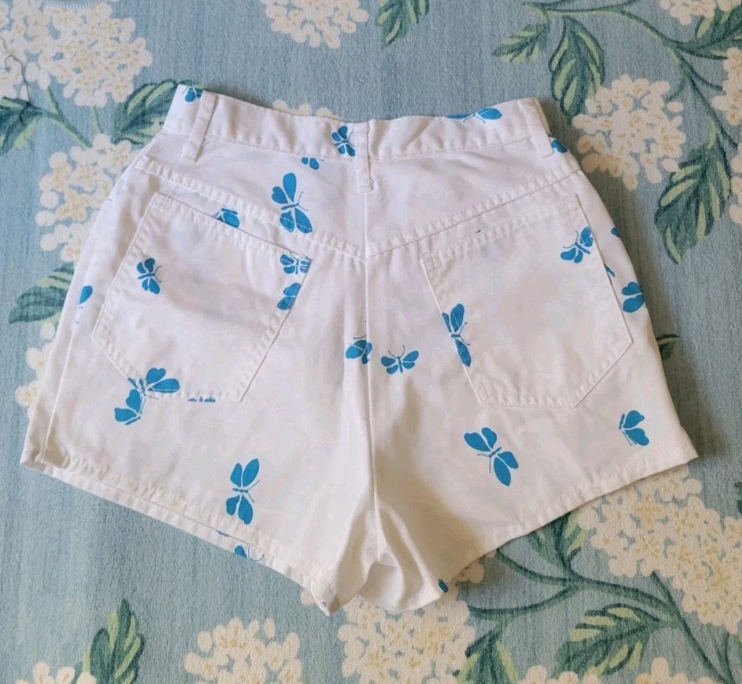 Vintage 70s 80s Butterfly Print Shorts Womens Hong Kong White Blue 25&Prime; Waist