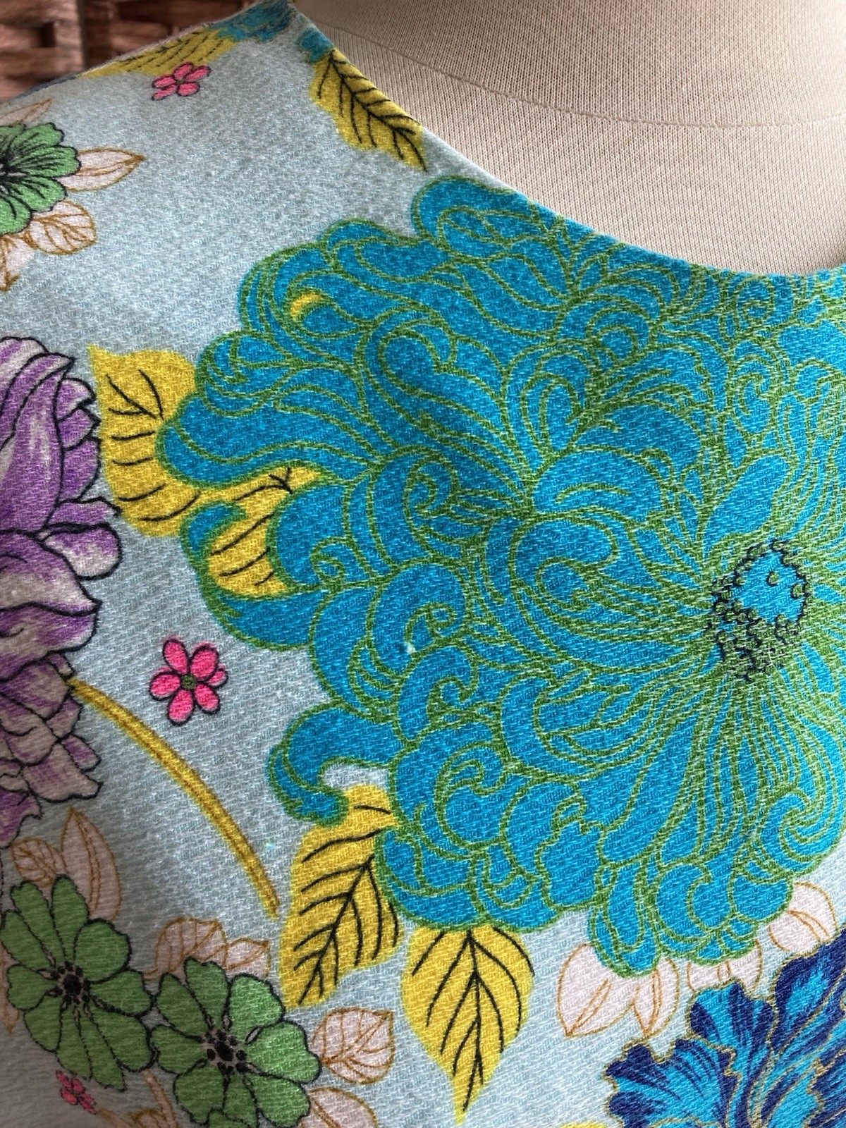 1960s Vibrant Flower Power Shift Dress, Bust 40in