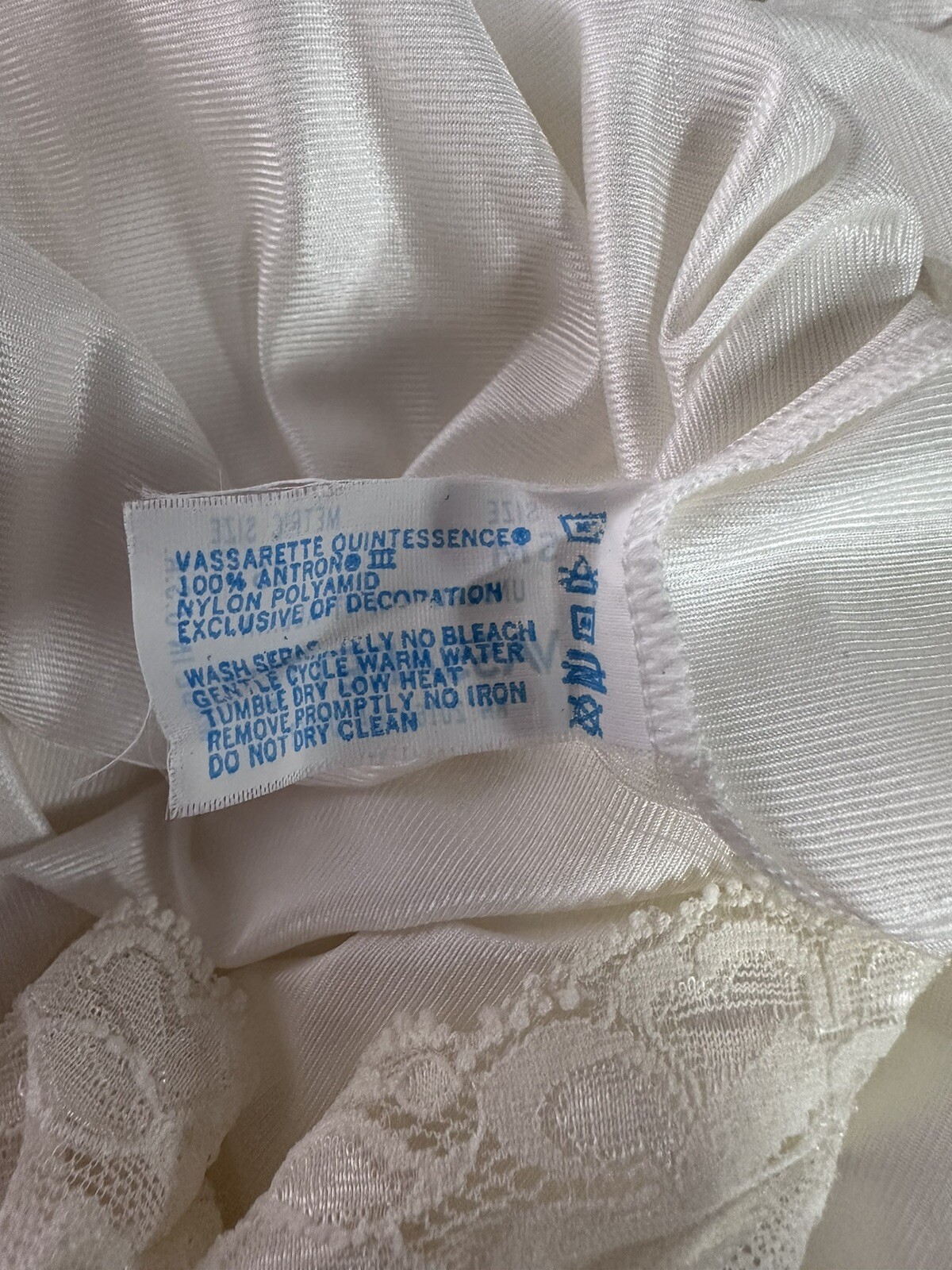 Vassarette Full Slip Lingerie Nightgown Chemise SM / 85 Metric Antron lll Nylon