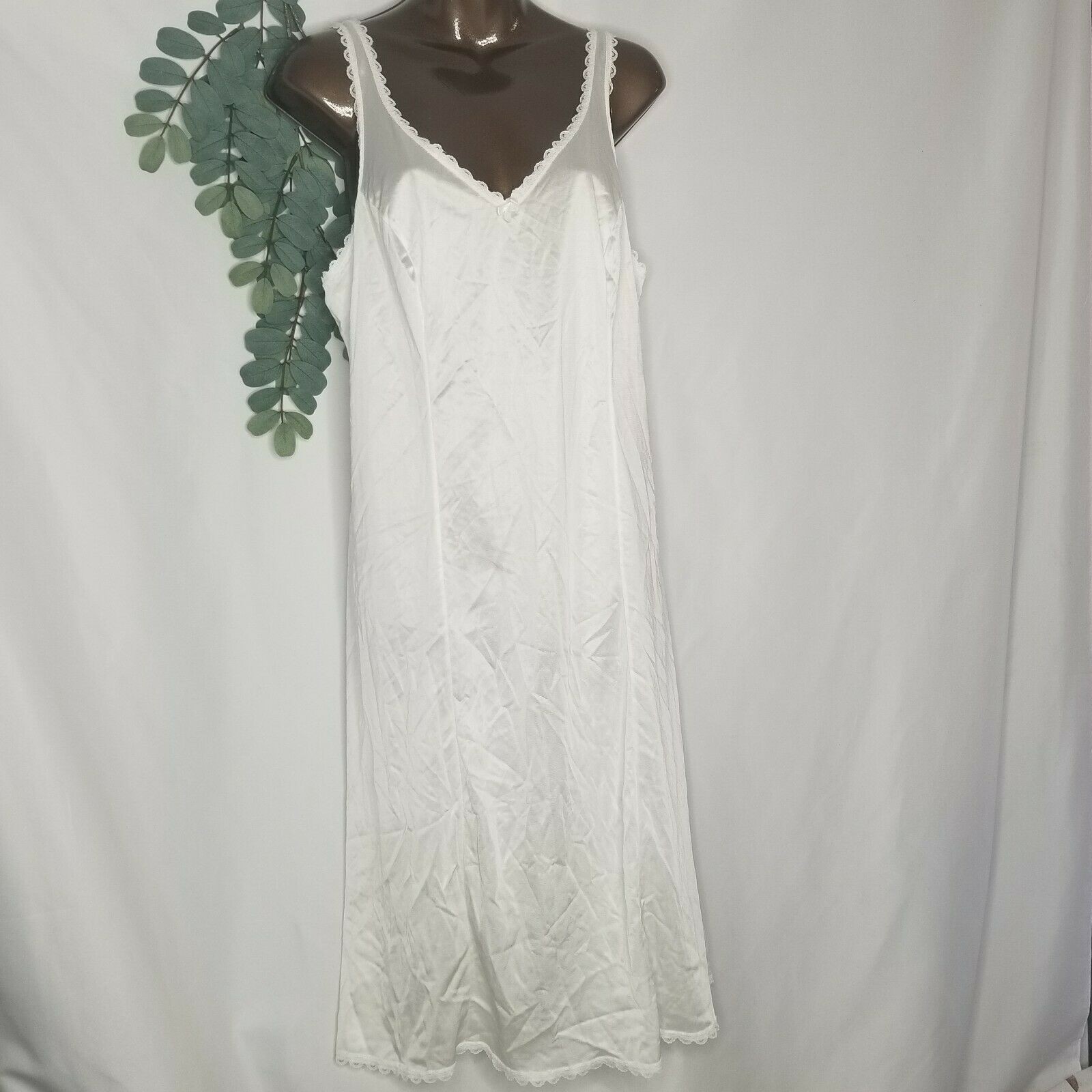 VTG Fruit Of the Loom Slip Basic White Satin Lave V Neck Midi Sz 38