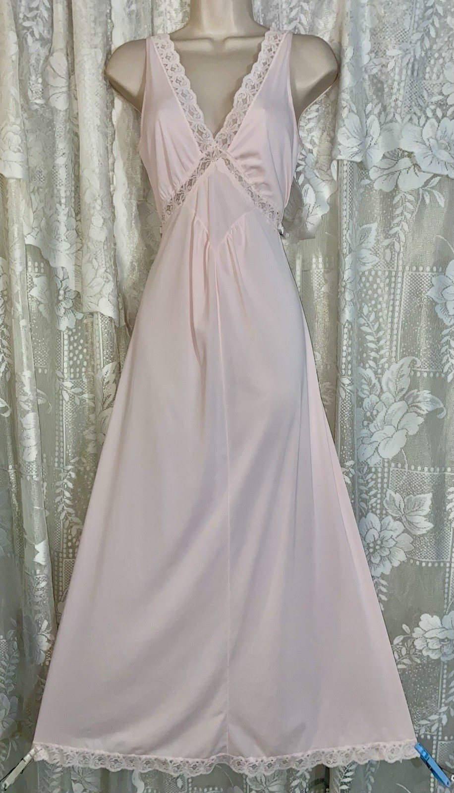 VTG Elegant M Princess Style Pink Soft Nylon Nightgown Negligee Gown Gown