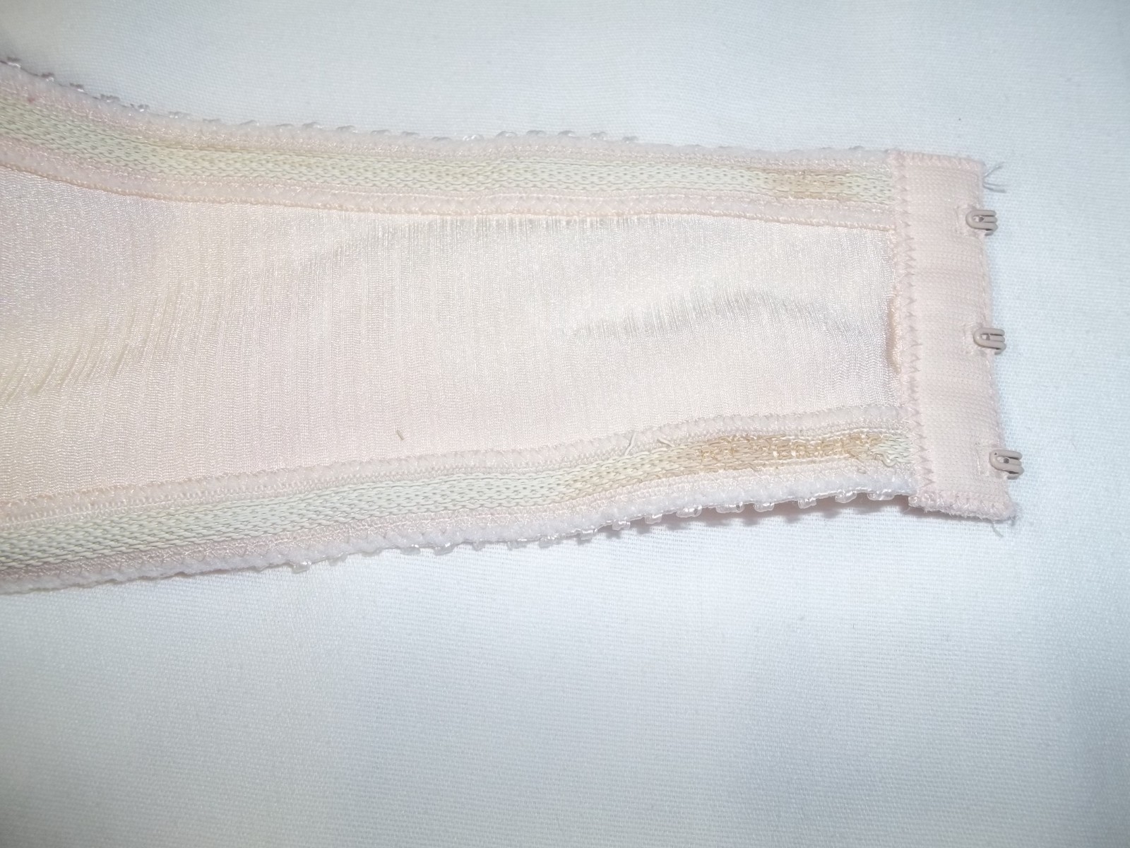 Vintage Warner&rsquo;s Shine On Strapless Bra #1121 Beige Satin Stripes Bra sz 36B