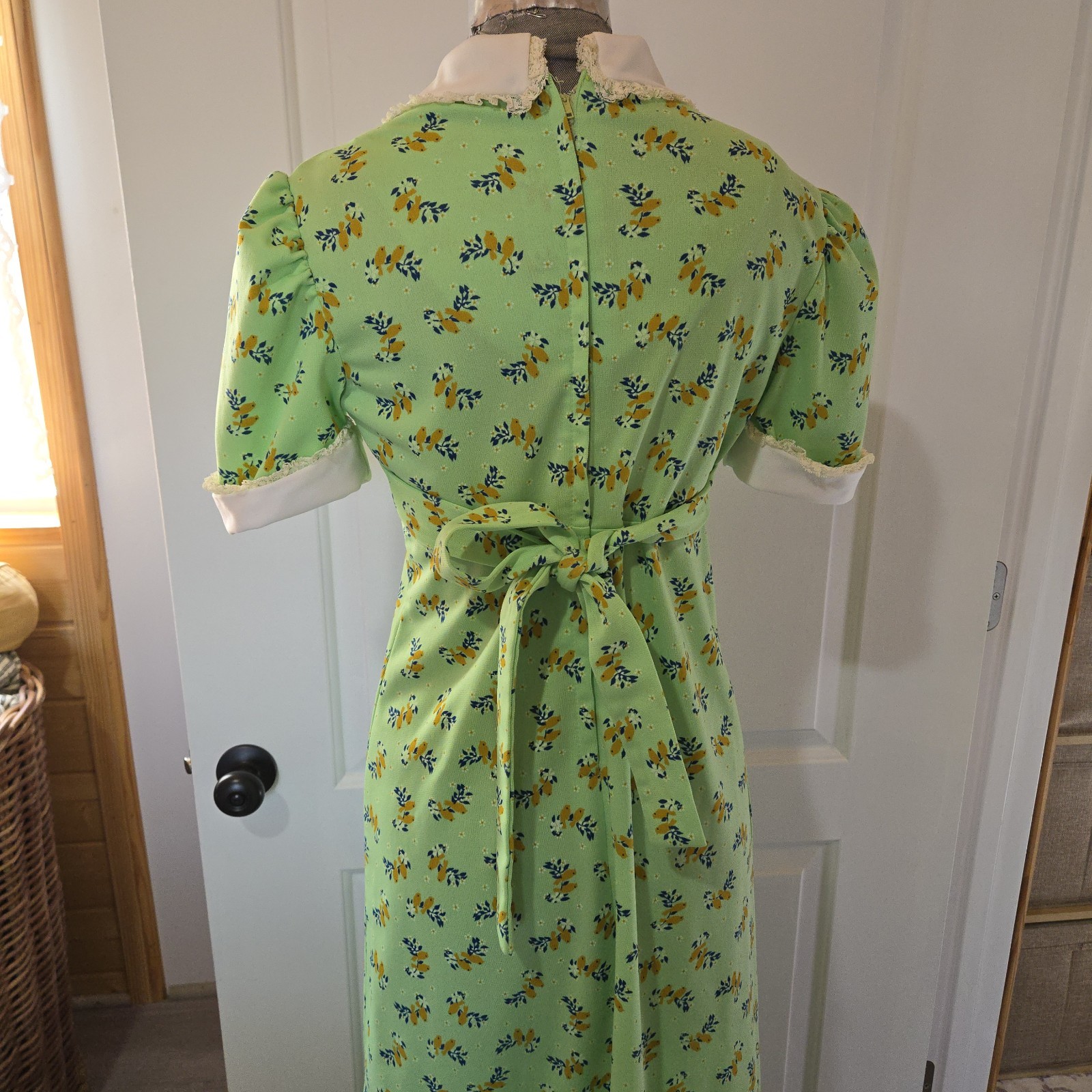 Vintage 70s Floral Bird Collared Maxi Dress, SIZE M, See Description