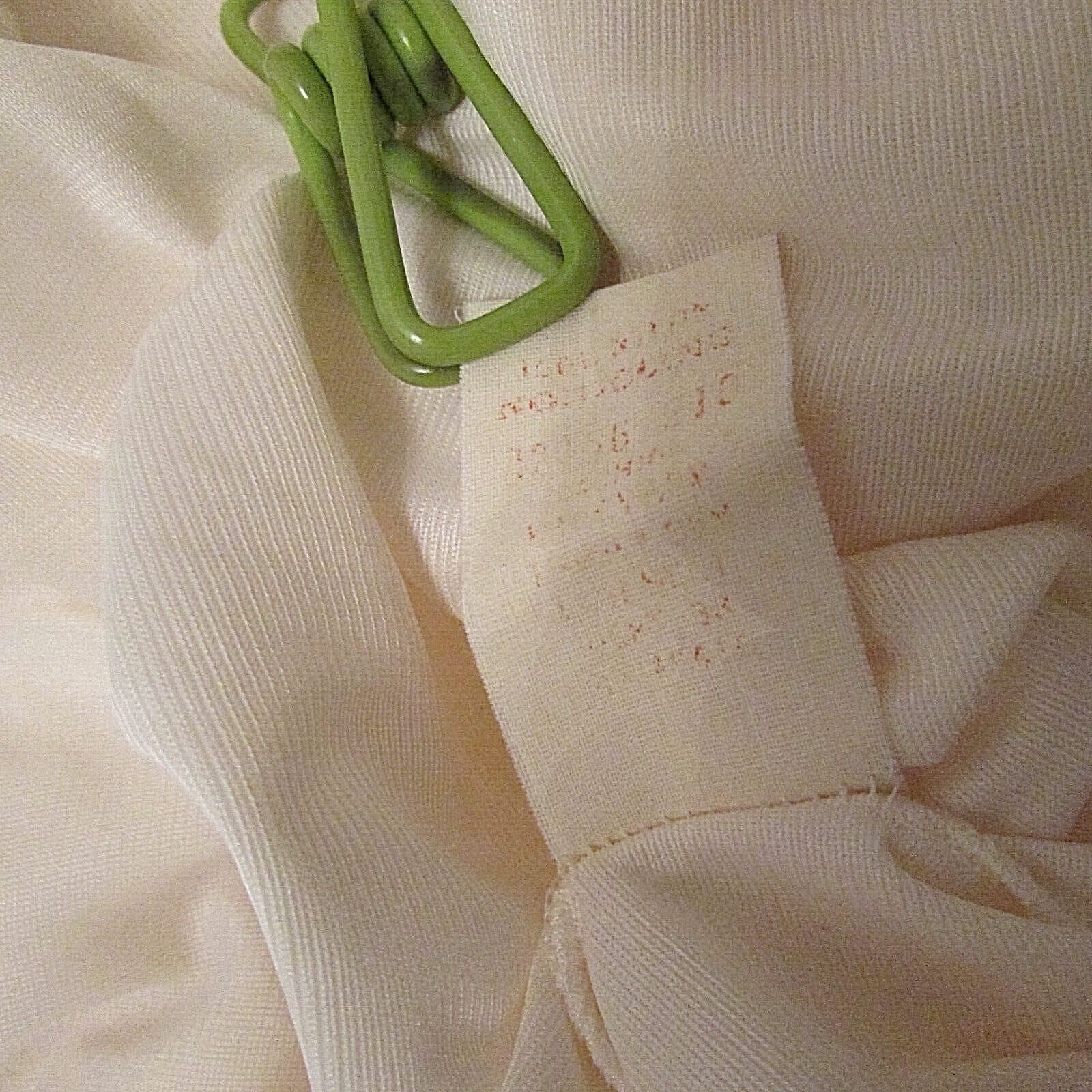 SEARS The Doesn&rsquo;t Slip Pillow Tab Silky Nylon 36&Prime; Half Slip Petticoat M USA made