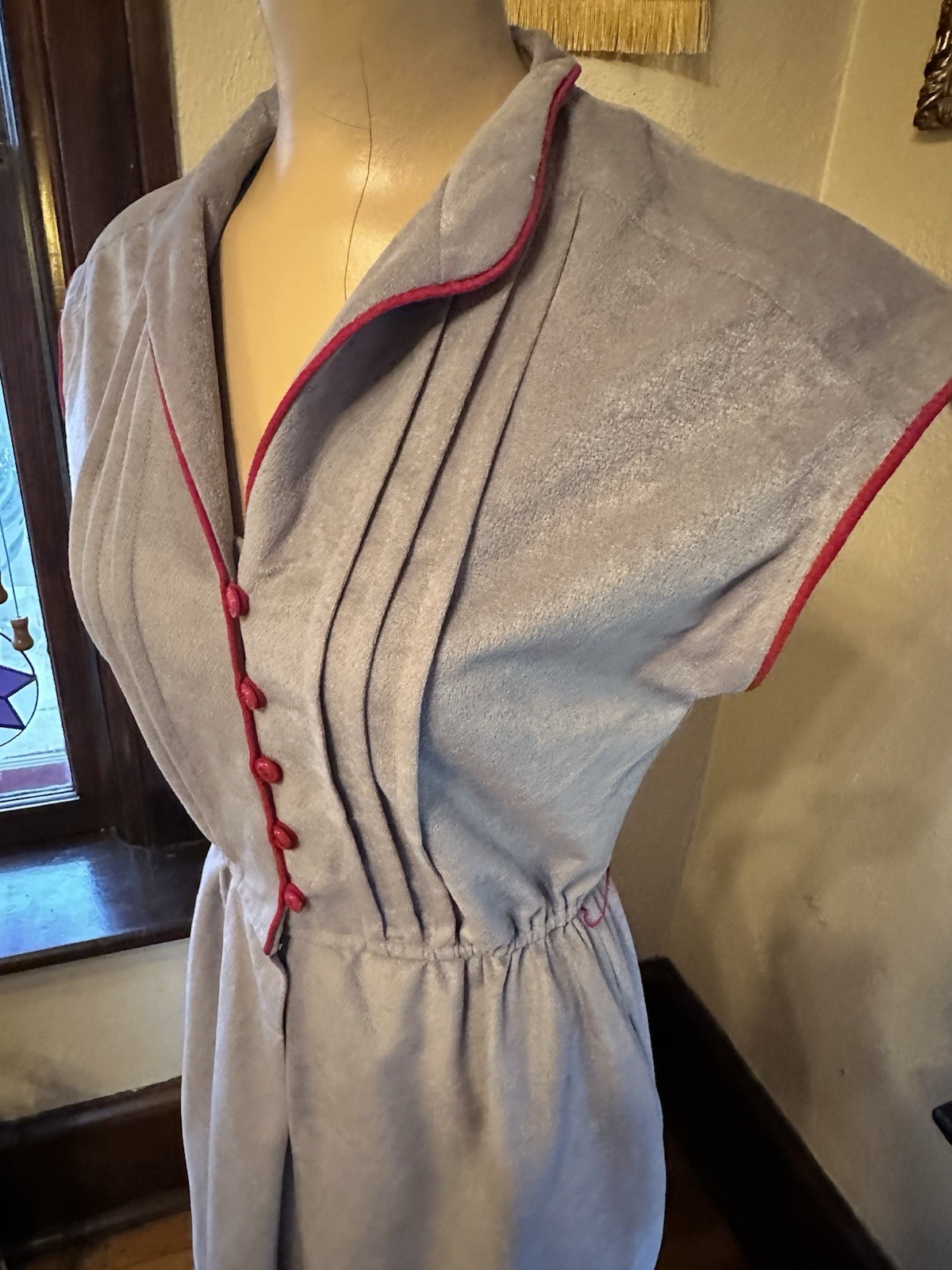 Vintage 70’s Gray/Red 40’s Inspired Dress Unbranded Tagged Sz.10 Soft Microfiber