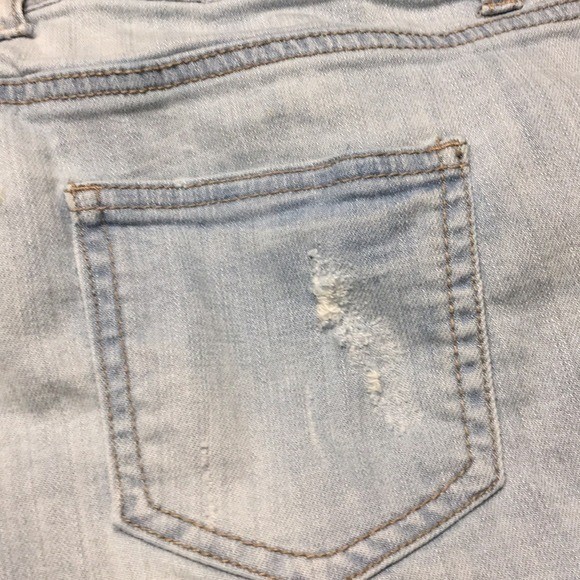 Forever 21 Distressed Denim Shorts Light Wash Cuffed Size 27 Y2K Indie Sleaze