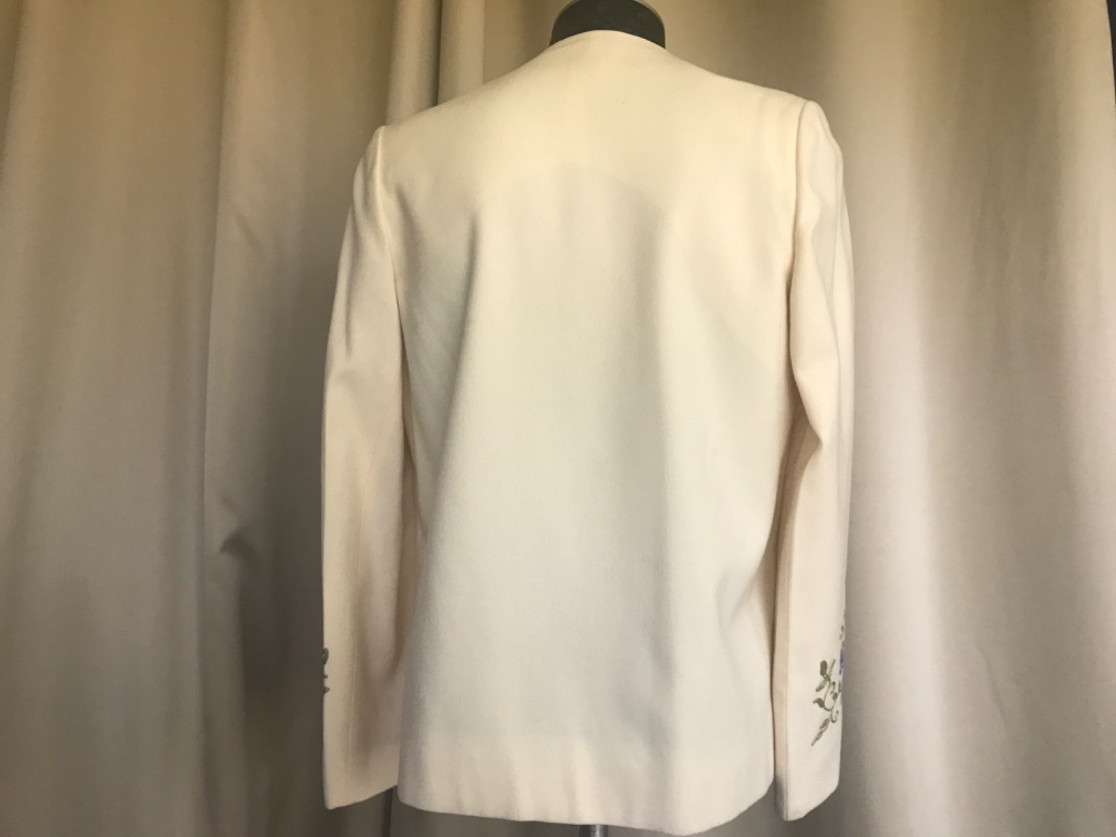 Vintage70&prime; light cream wool Union Made jacket finished with colorful embroidery