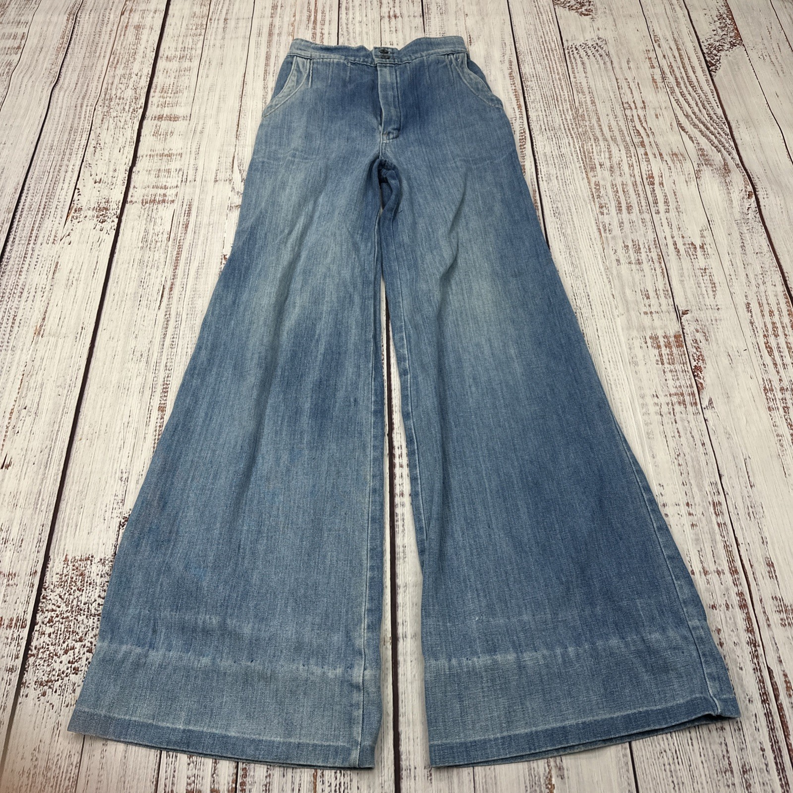 Vintage 70&rsquo;s High Waisted Bell Bottom Jeans Womens Sz 22×30 See Description!