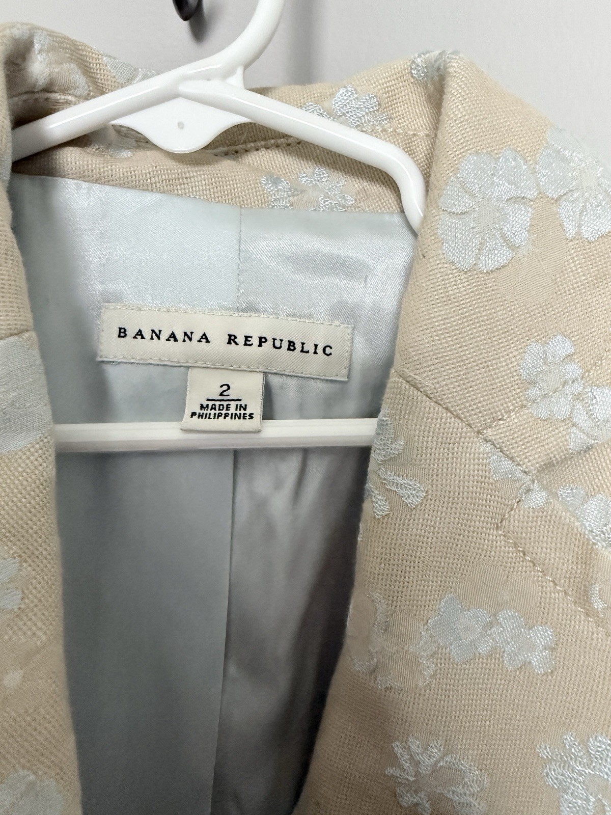 Banana Republic Women’s Blazer Size 2 Beige/White Floral Jacquard Lined 3-Button