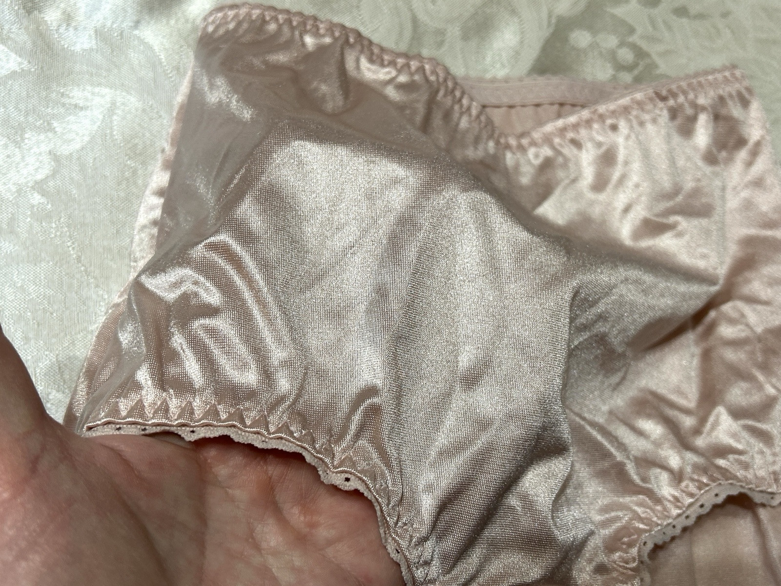 NWOT Vtg VANITY FAIR 40301 Second Skin Satin S Pink Brief Panties #328