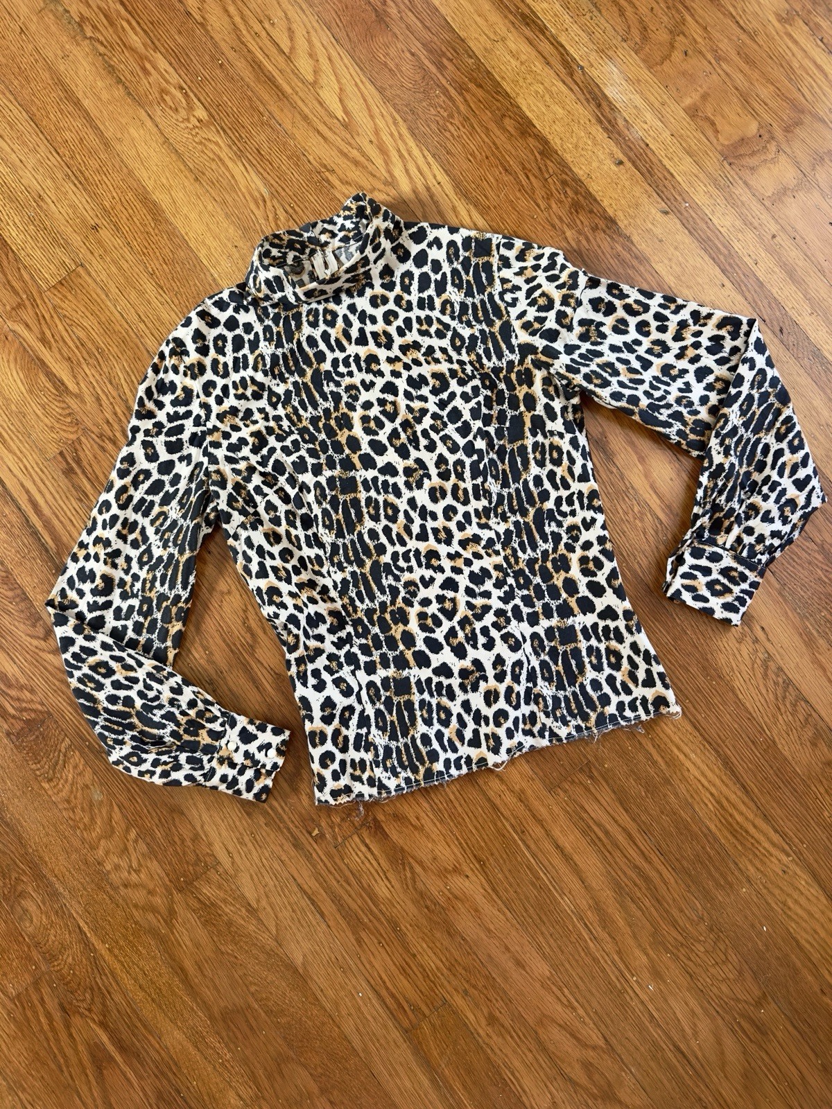 Vintage 1950s 1960s Leopard Print Cotton Blouse Top High Collar Long Sleeves