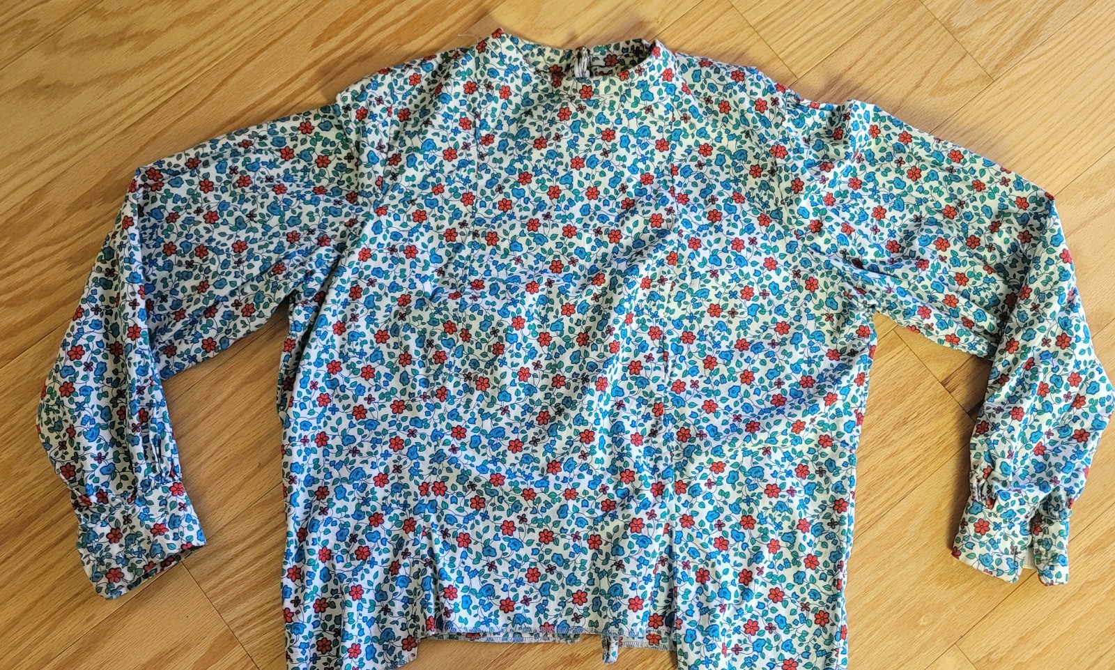Vintage 1960&rsquo;s – 1970&rsquo;s Summer Floral, Long Sleeved, Hippie, Prairie Med/Lg.