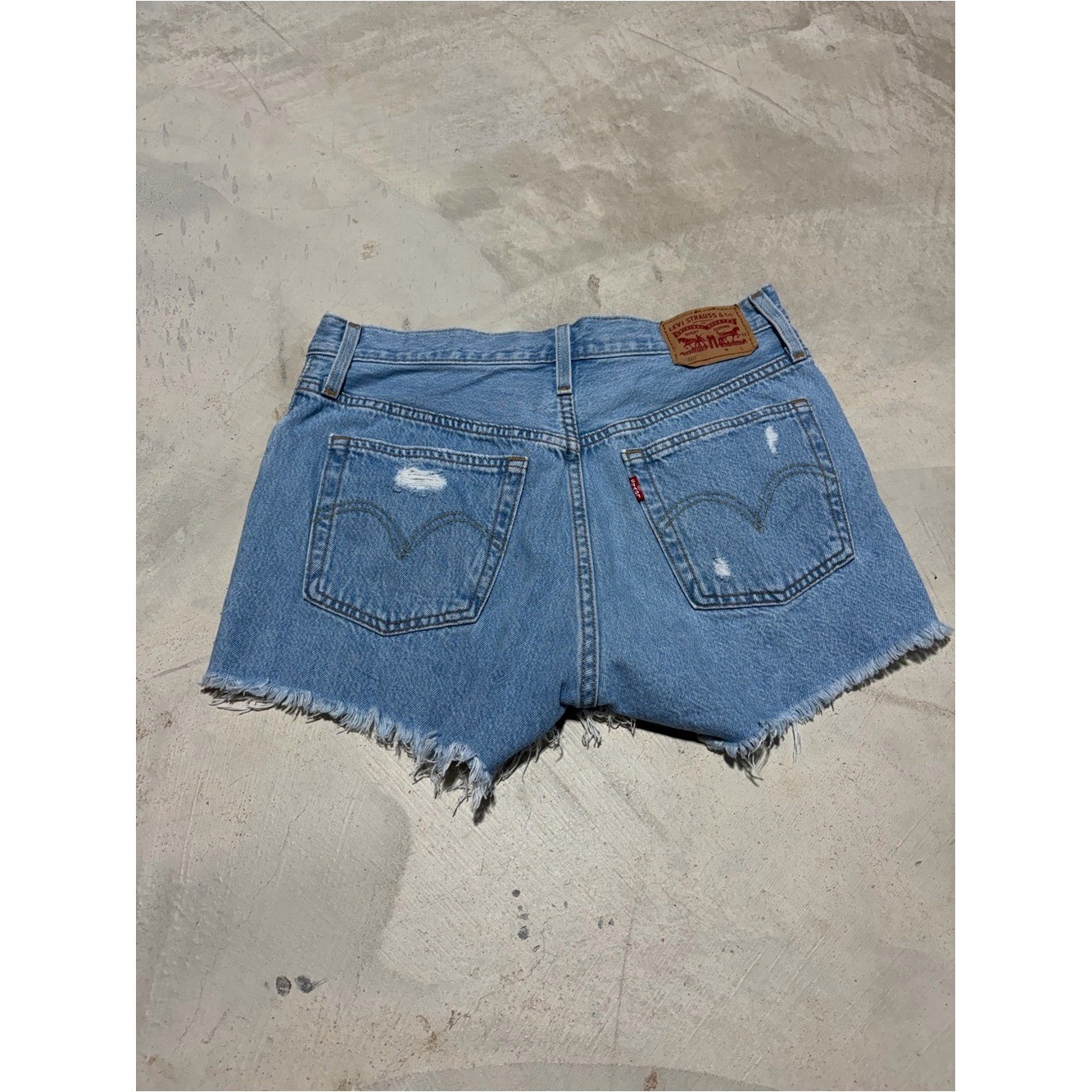 Levi&rsquo;s 501 Light Blue Distressed Denim Shorts button fly 27